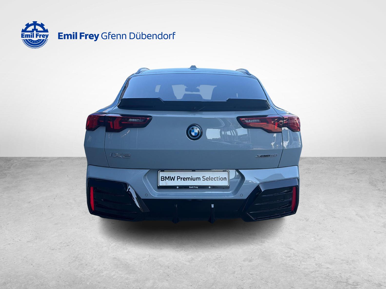 BMW iX2 30 xDrive-showroom-element-3