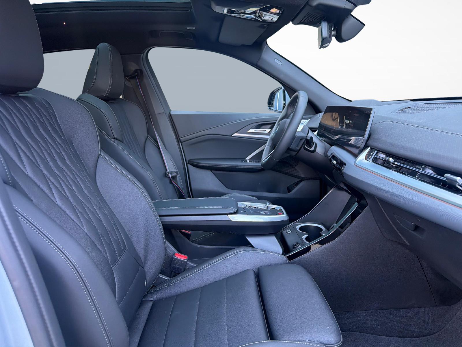 BMW iX2 30 xDrive30-image-12