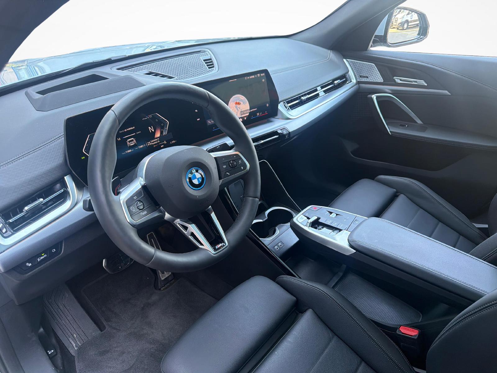 BMW iX2 30 xDrive30-image-11