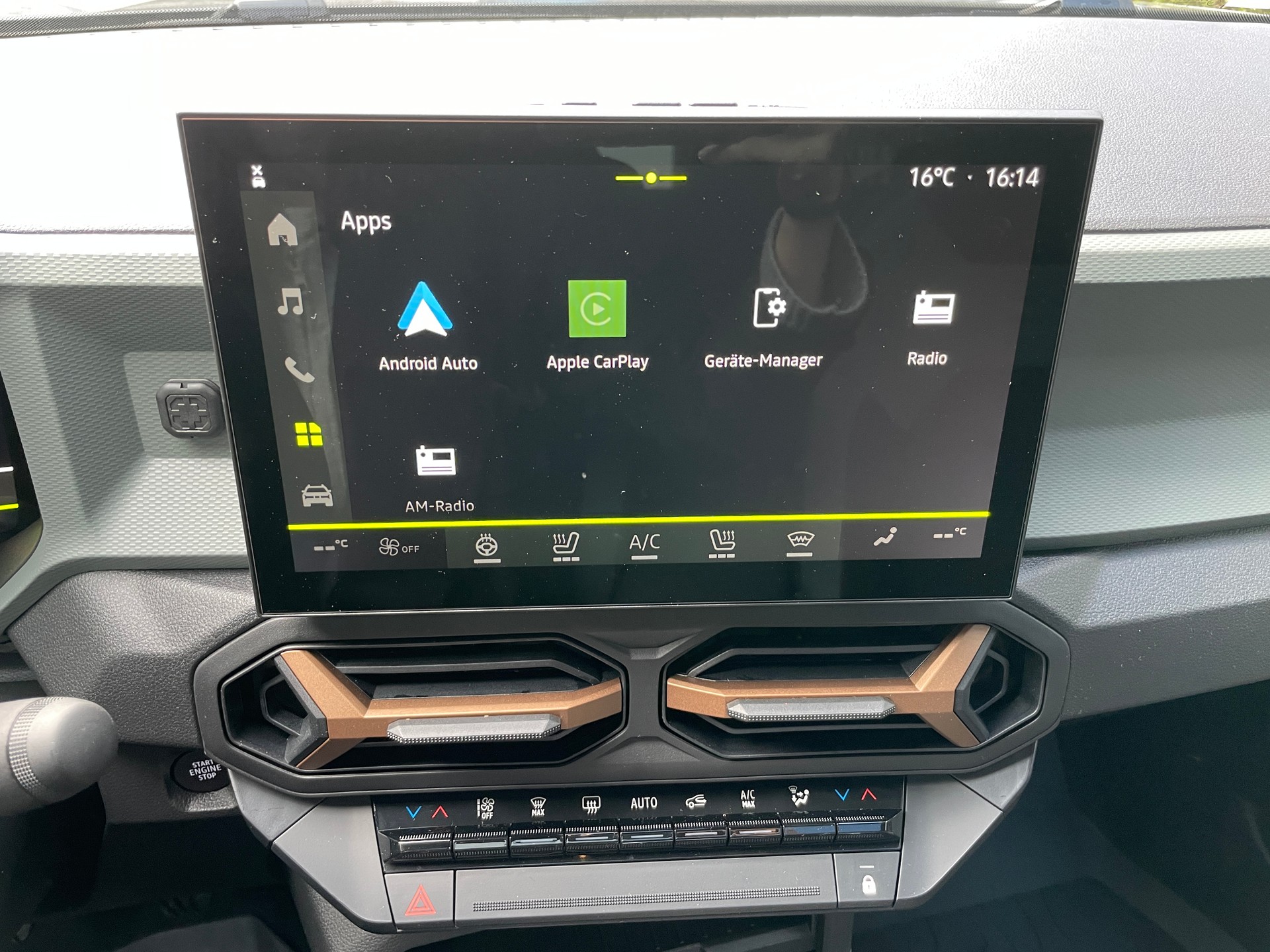 DACIA Bigster TCe 140 48V Extreme-image-24