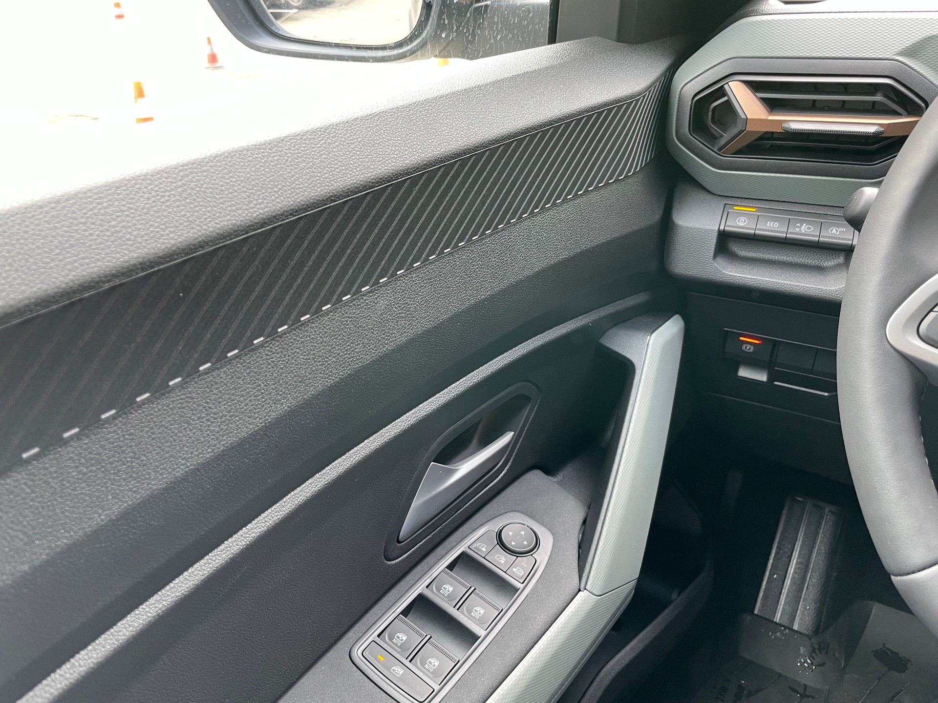 DACIA Bigster TCe 140 48V Extreme-image-26