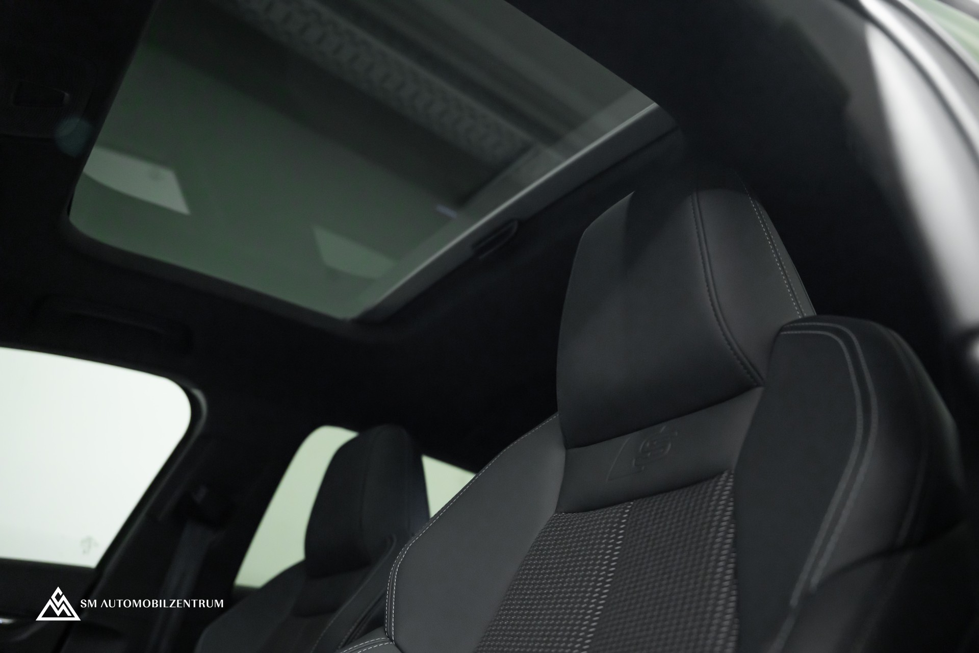 AUDI A3 Sportback 1.5 35 TFSI S Line S-Tronic / Panorama / Head-Up / Sonos / AHK / Memorysitze-image-19