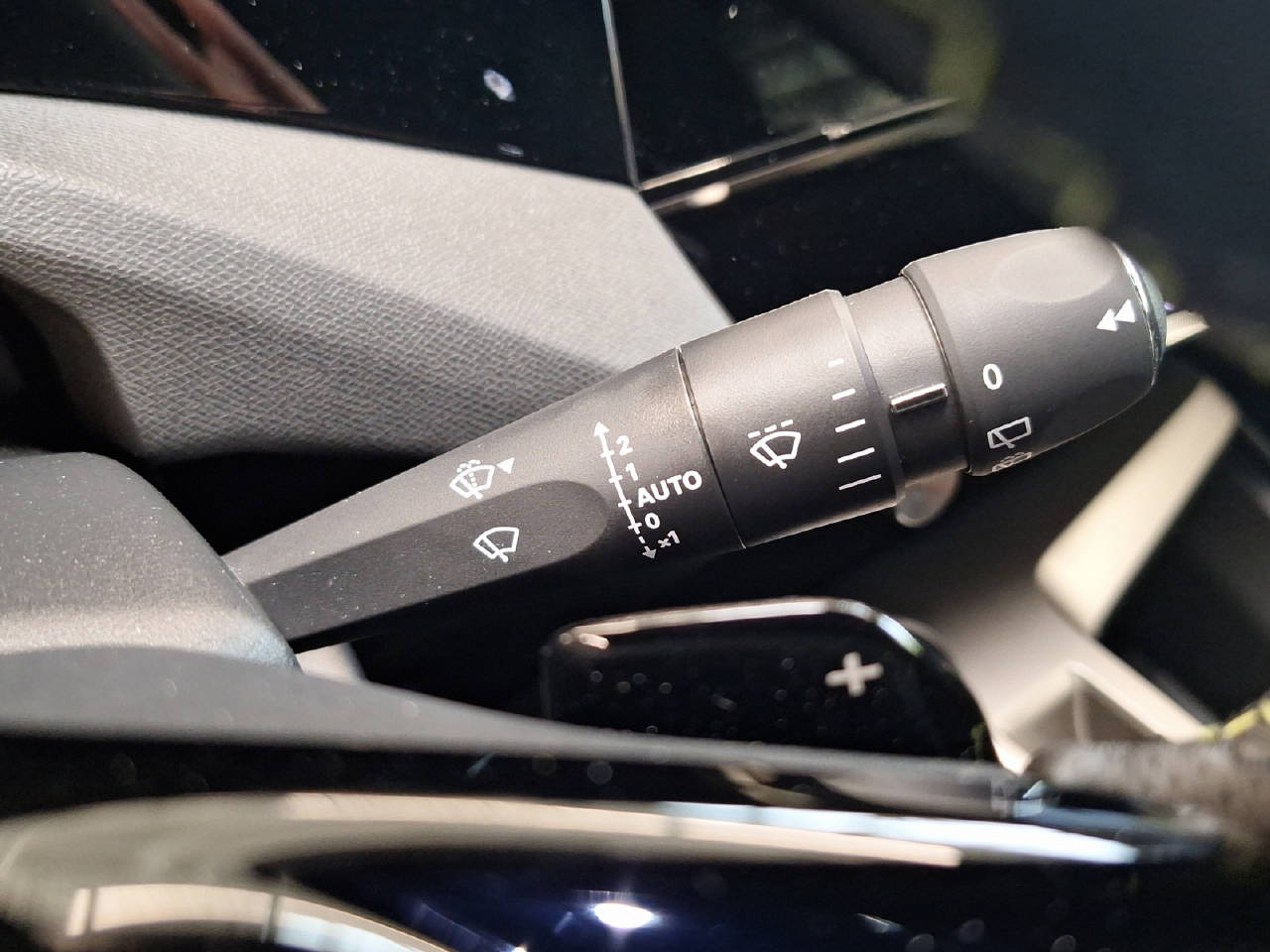 PEUGEOT 308 SW 1.2 Hybrid 145 PS GT-image-11