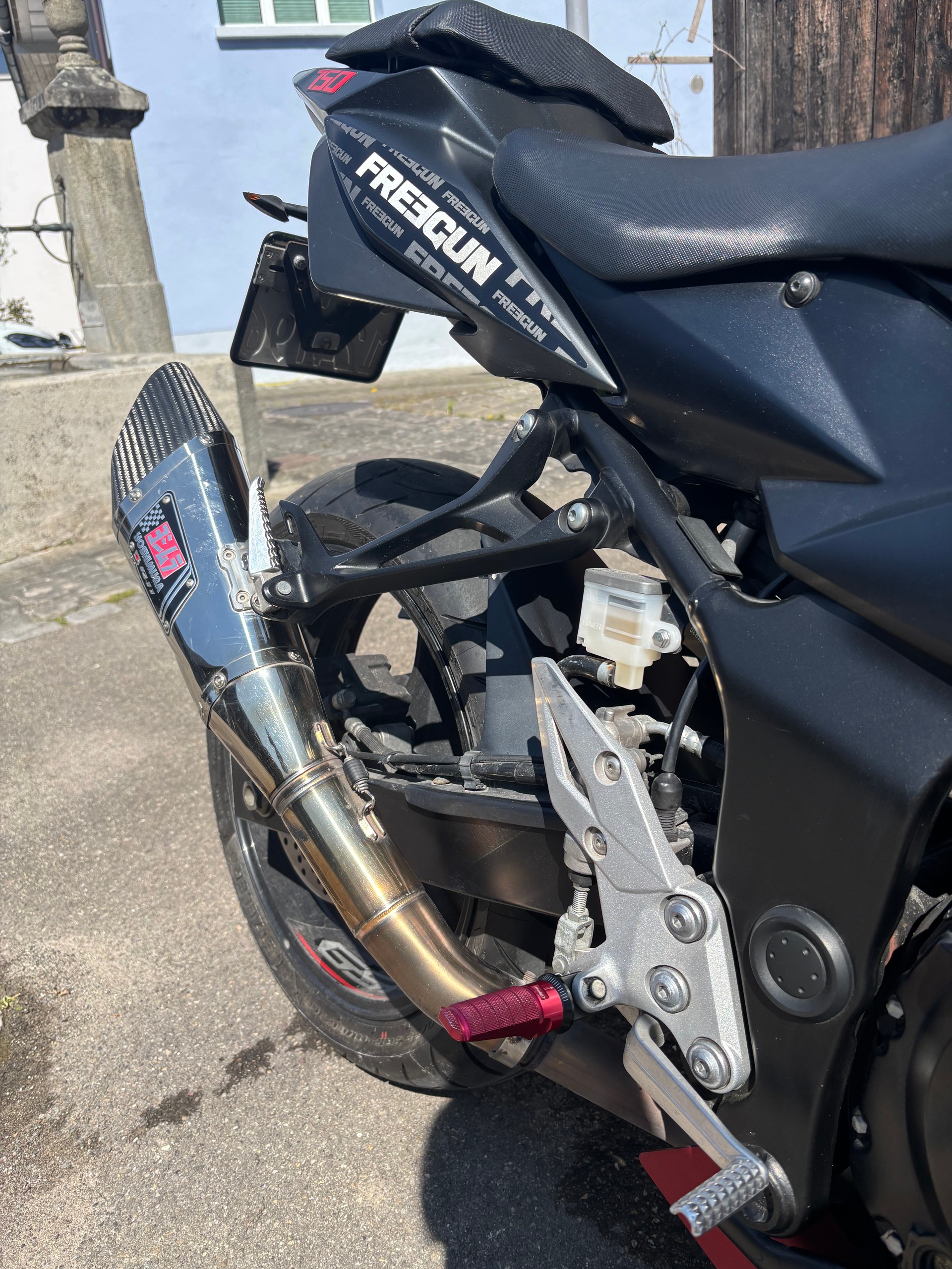 SUZUKI GSR 750 ABS Freegun-image-4