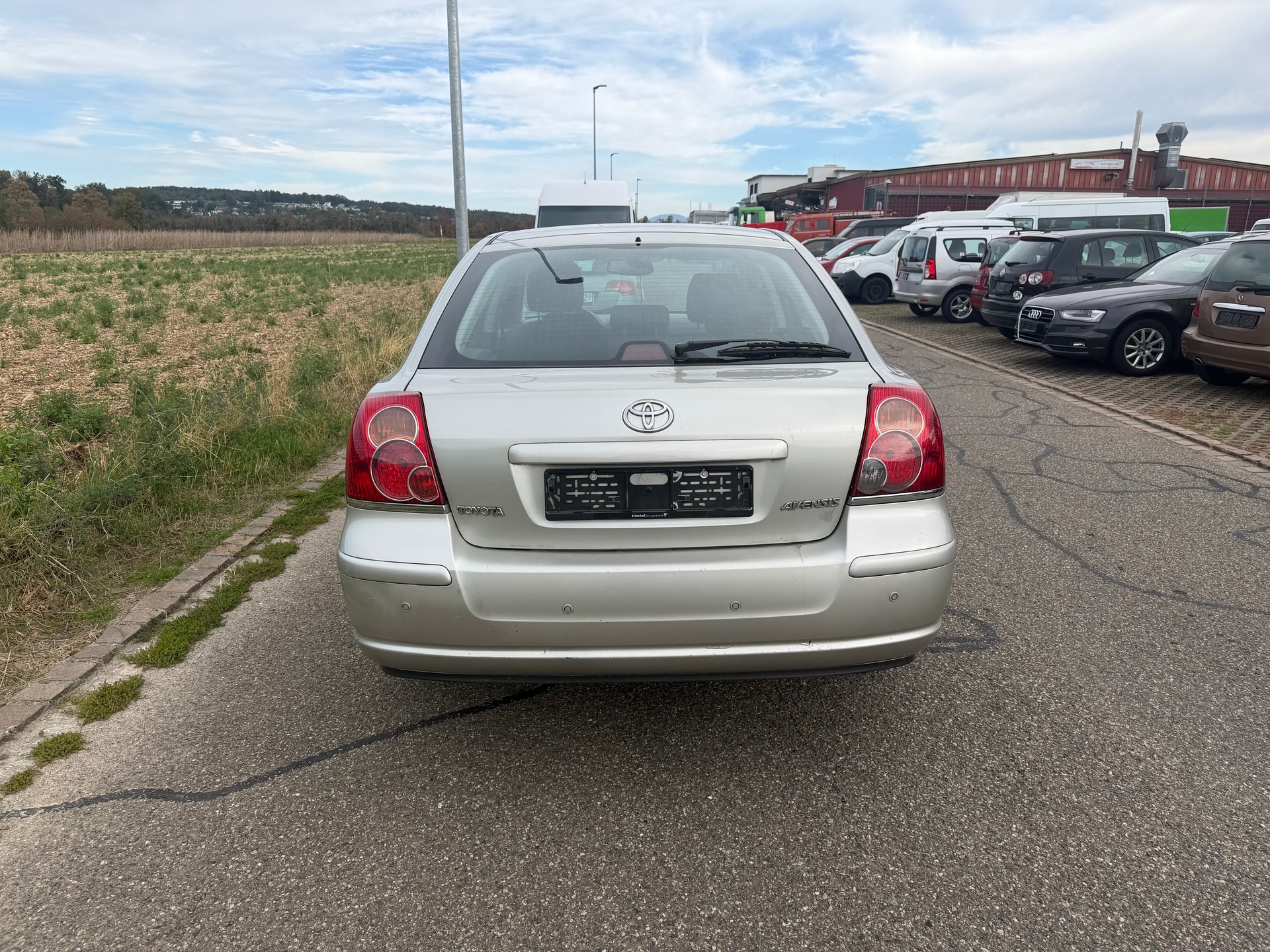 TOYOTA Avensis 2.0 D4 VVT-i Linea Sol Liftback-image-1