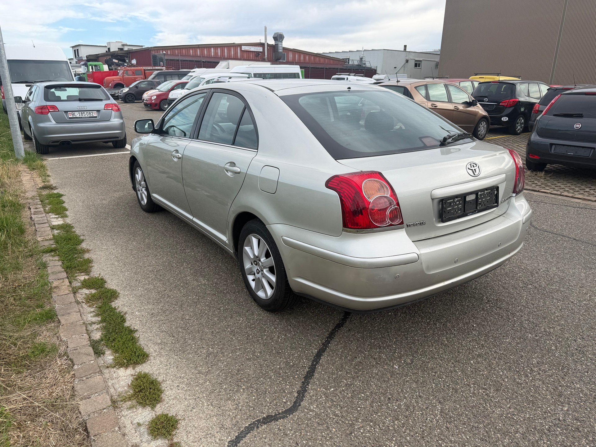 TOYOTA Avensis 2.0 D4 VVT-i Linea Sol Liftback-image-5