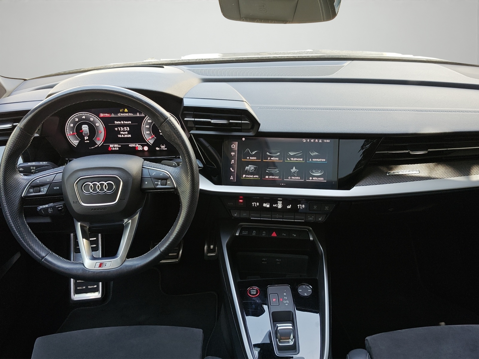 AUDI S3 Sportback 2.0 TFSI quattro S-Tronic-image-11