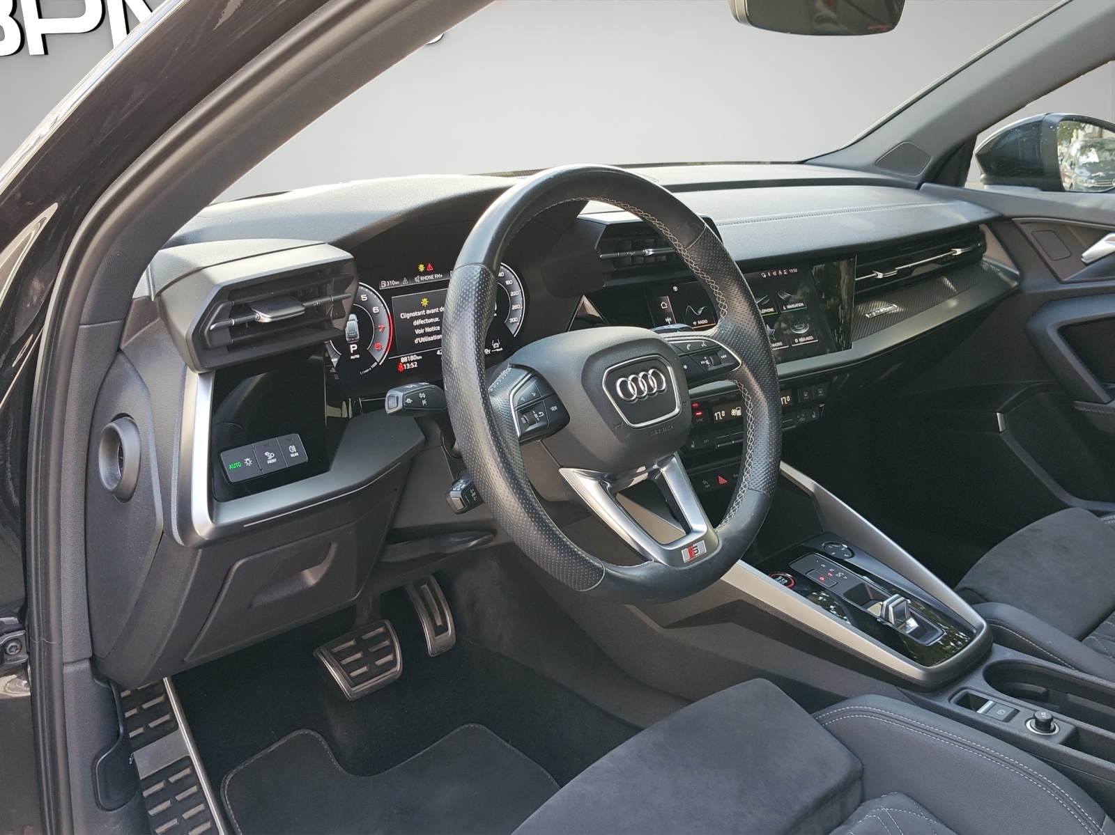 AUDI S3 Sportback 2.0 TFSI quattro S-Tronic-image-7