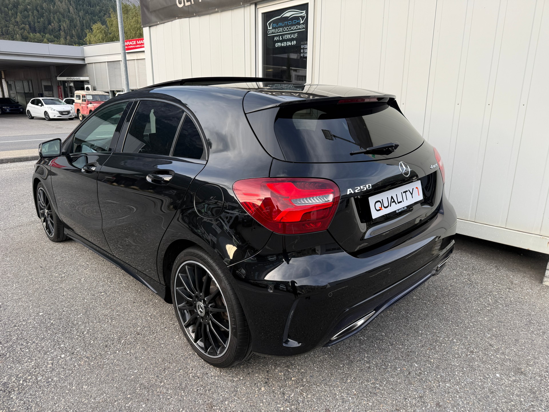 MERCEDES-BENZ A 250 AMG Line 4Matic 7G-DCT *PANORAMA*LED*NIGHT PACK*-image-5