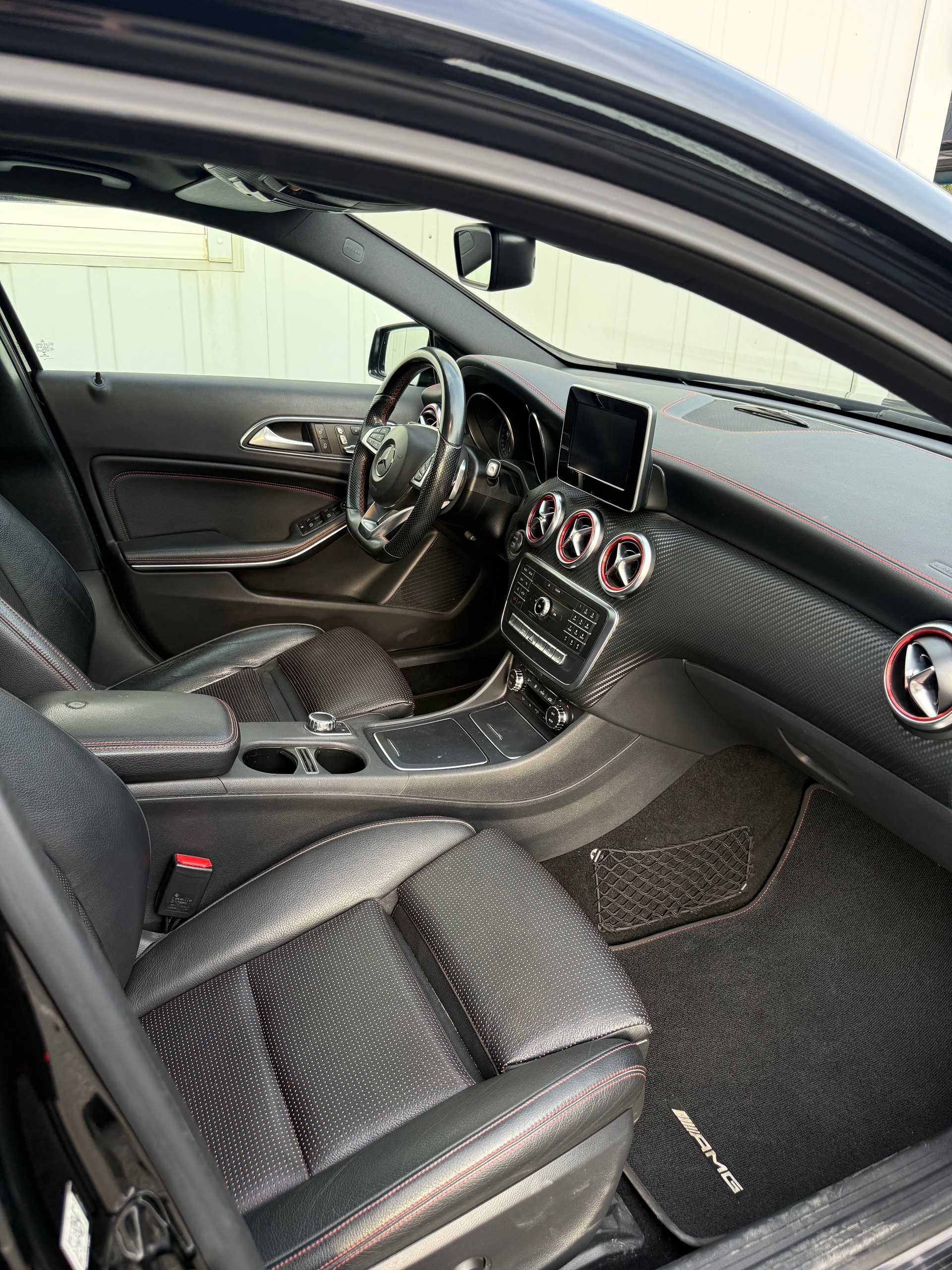 MERCEDES-BENZ A 250 AMG Line 4Matic 7G-DCT *PANORAMA*LED*NIGHT PACK*-image-10