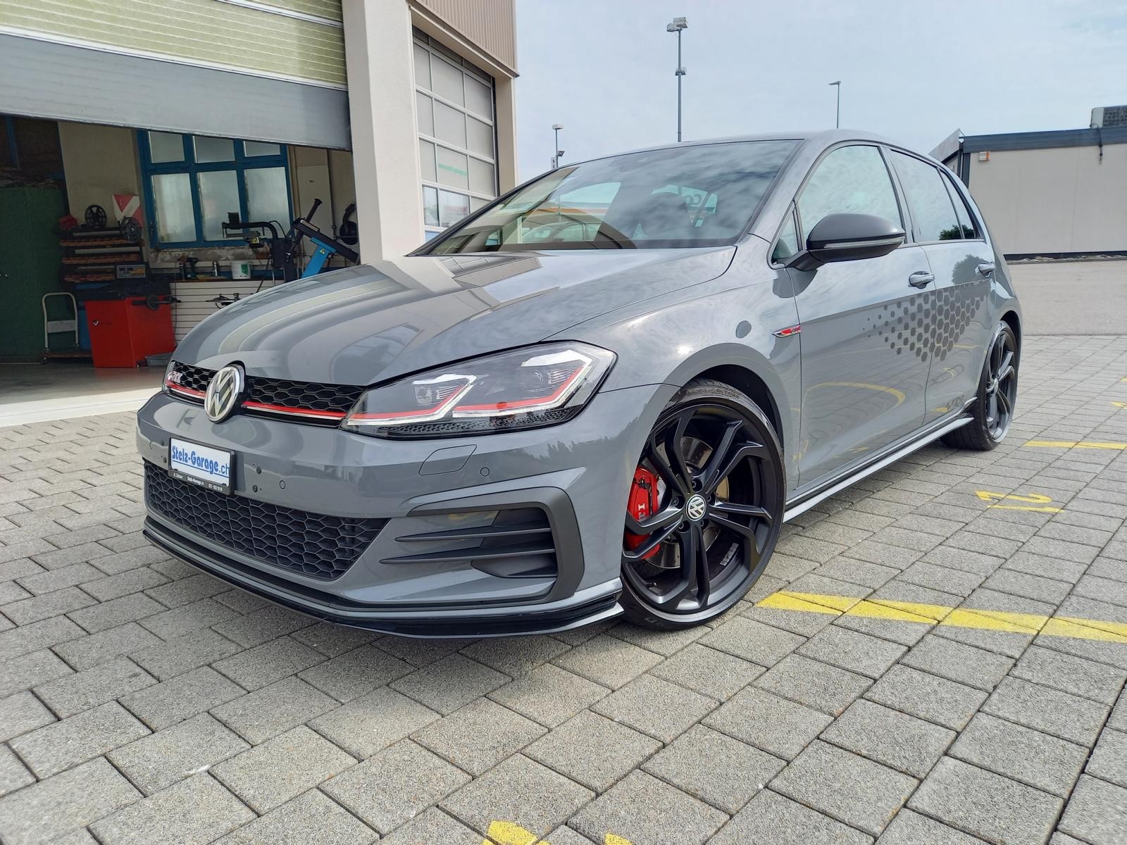 VW Golf 2.0 TSI GTI TCR DSG