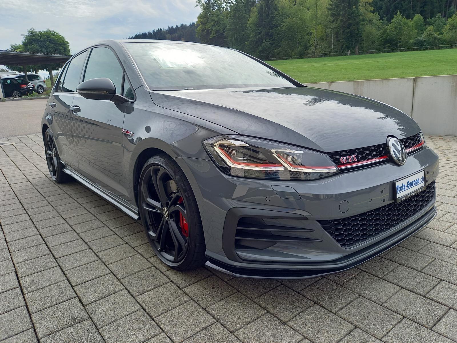 VW Golf 2.0 TSI GTI TCR DSG-showroom-element-3