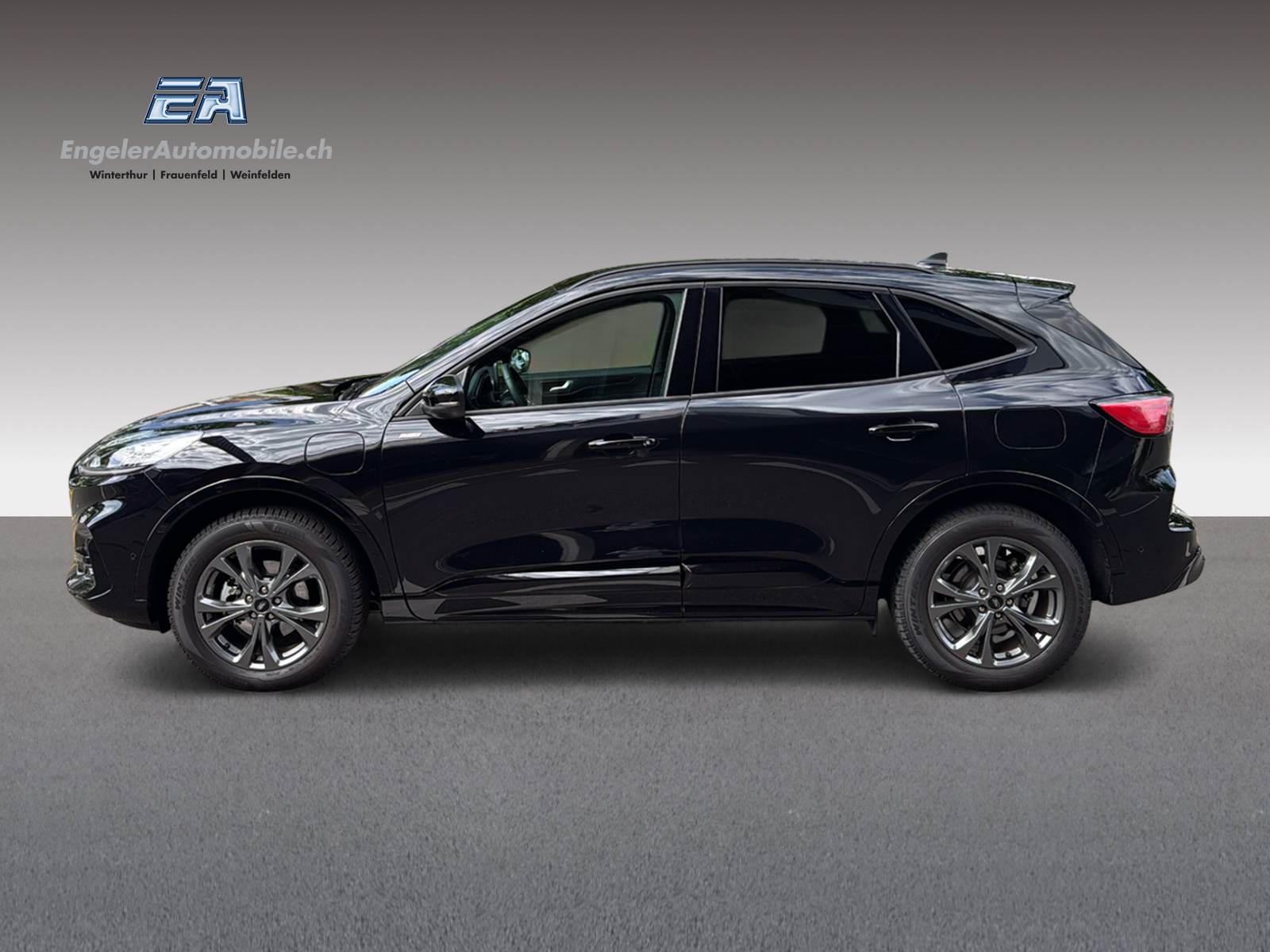 FORD Kuga 2.5 Plug-in Hybrid ST-Line-showroom-element-2