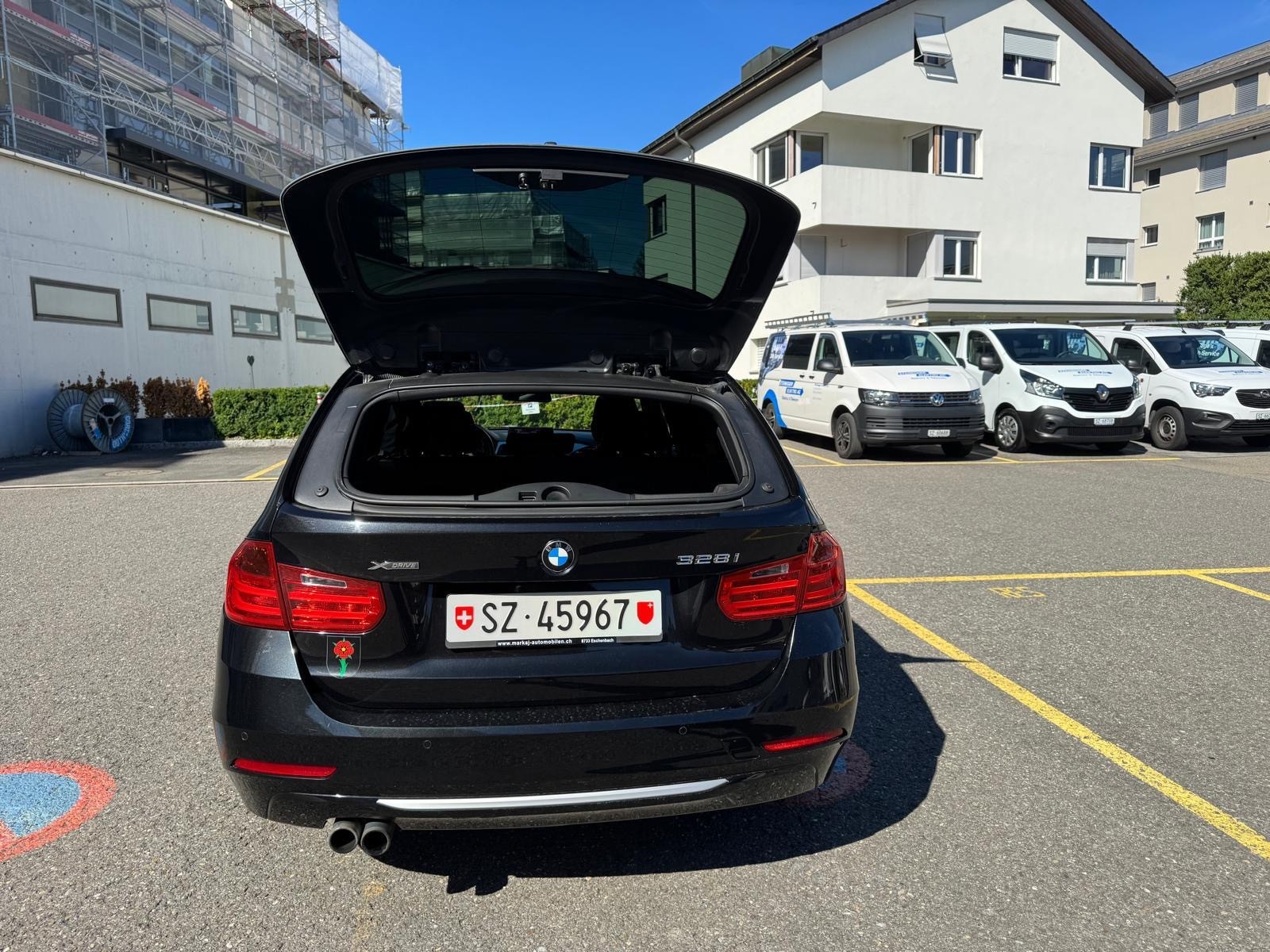 BMW 328i xDrive Touring Modern Line Steptronic-image-6