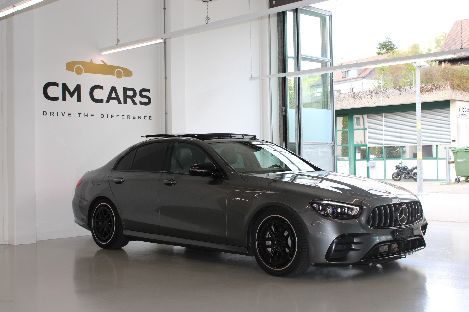 MERCEDES-BENZ AMG E 53 4Matic+ Speedshift 9G-TCT-showroom-element-3