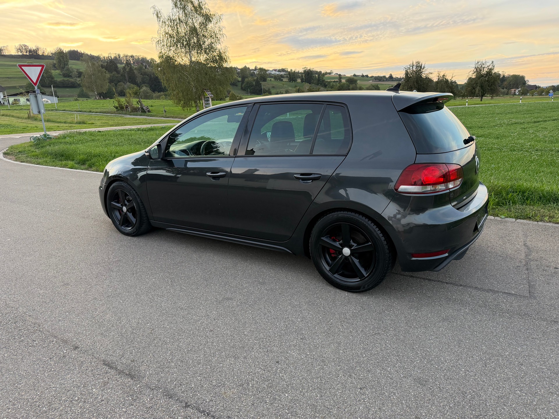 VW Golf 2.0 TSI GTI-showroom-element-1