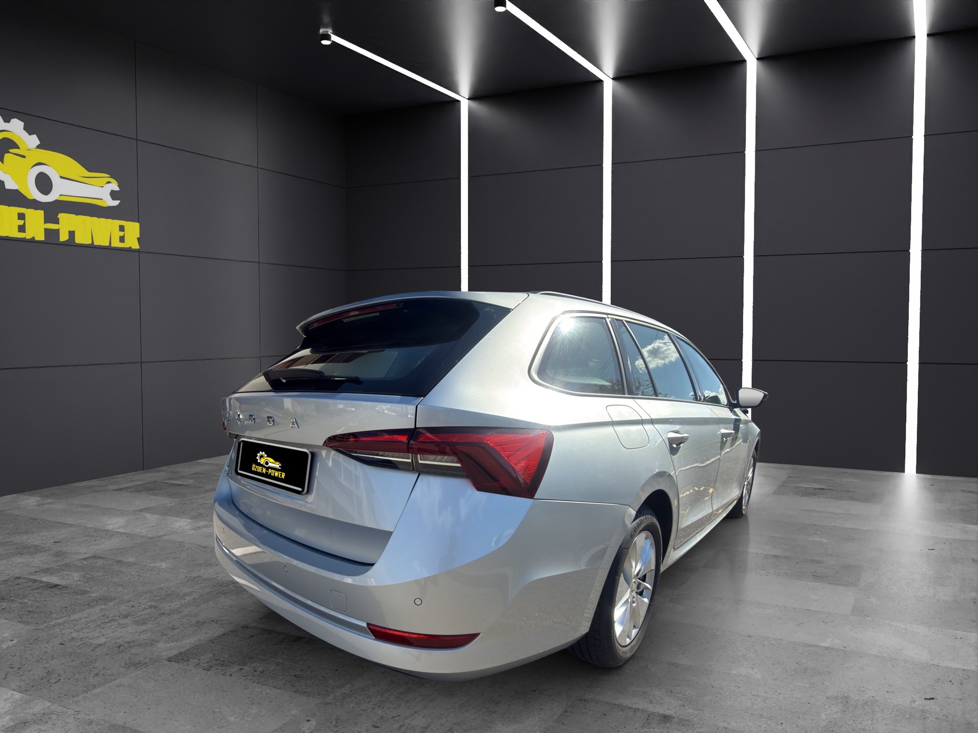 SKODA Octavia Combi 2.0 TDI DSG Ambition *RESWRVIERT*-image-4