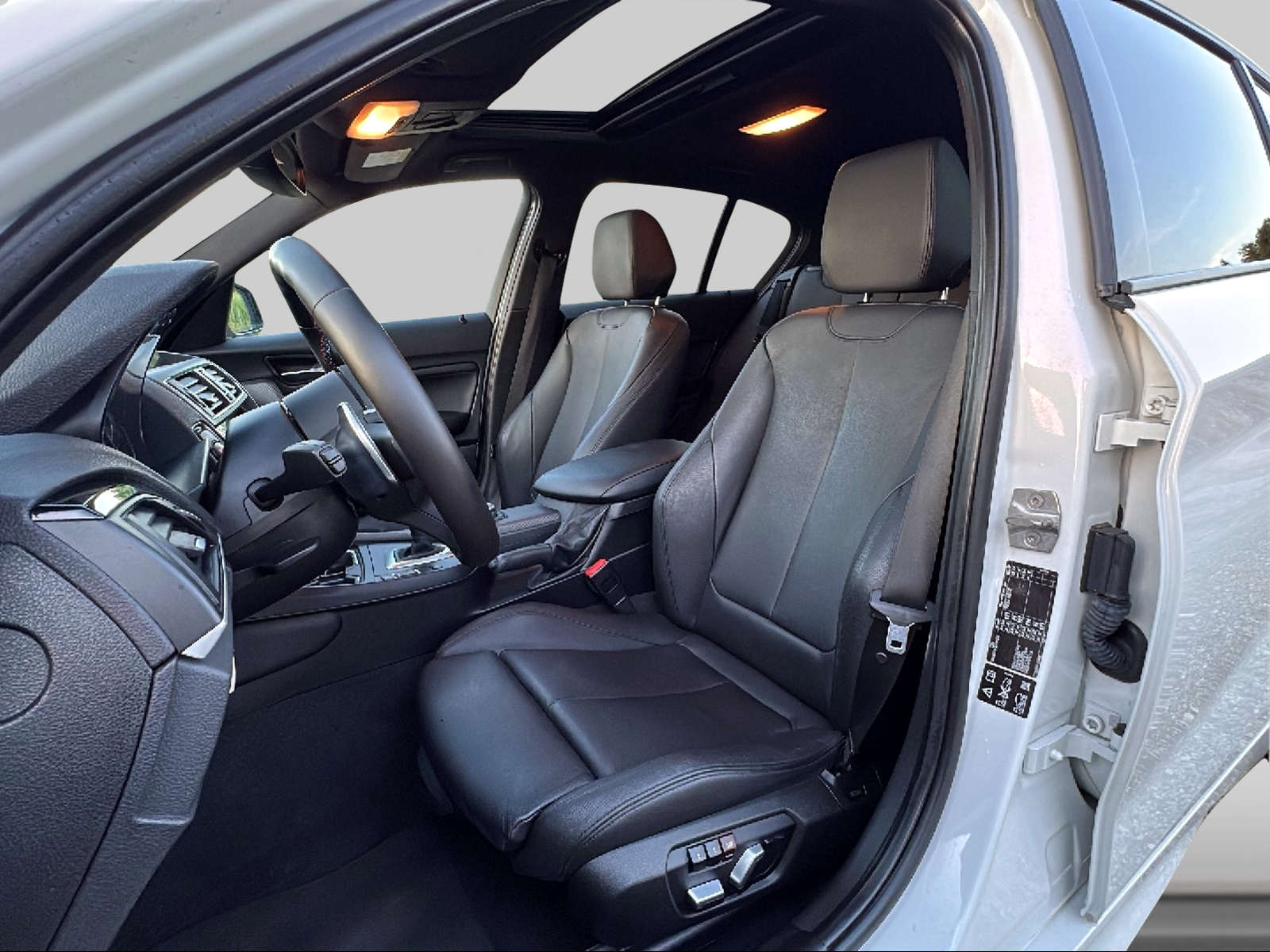 BMW M135i xDrive M Sport Steptronic-image-8
