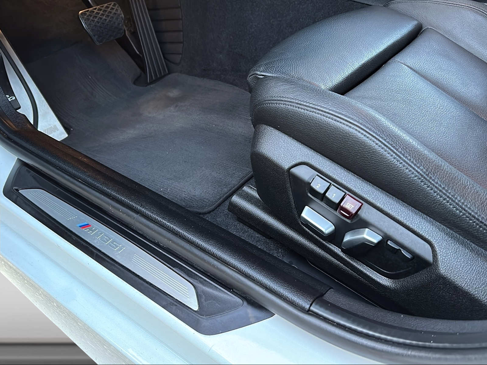 BMW M135i xDrive M Sport Steptronic-image-9