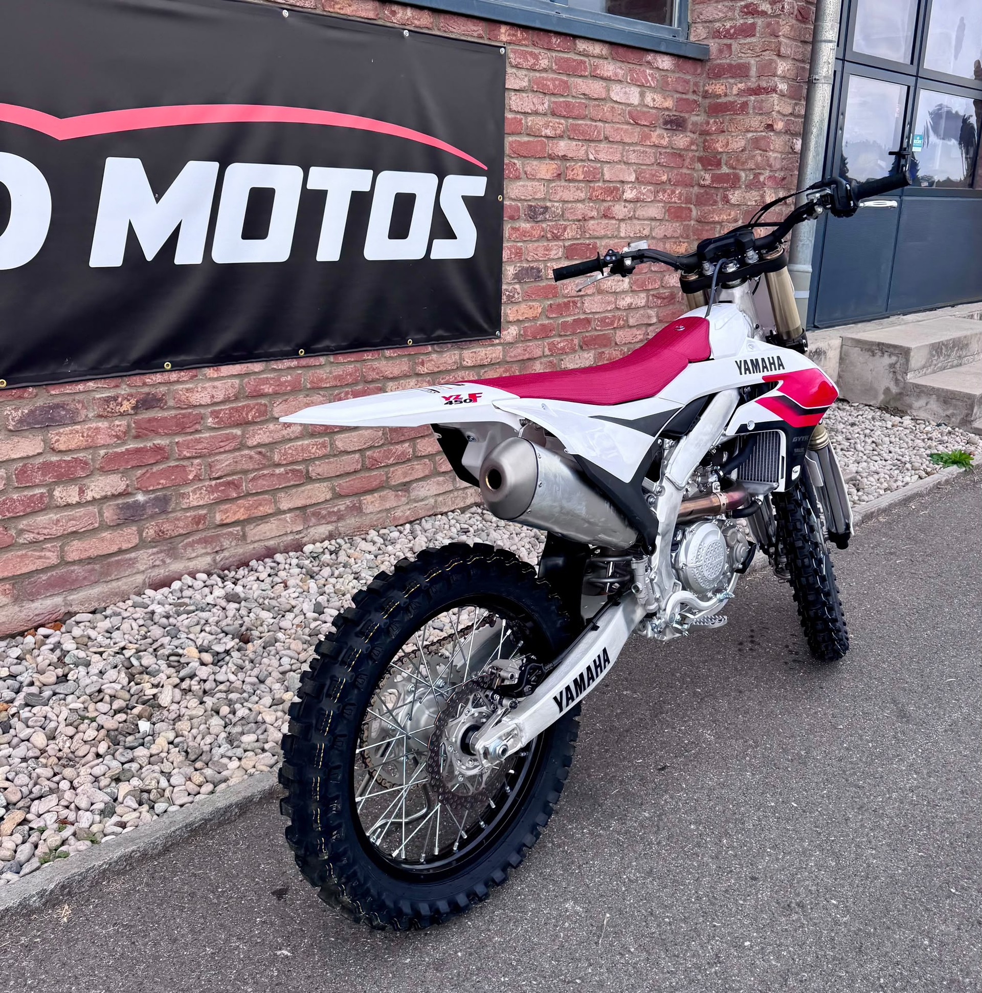 YAMAHA YZ450F 70th Anniversary Edition-image-2