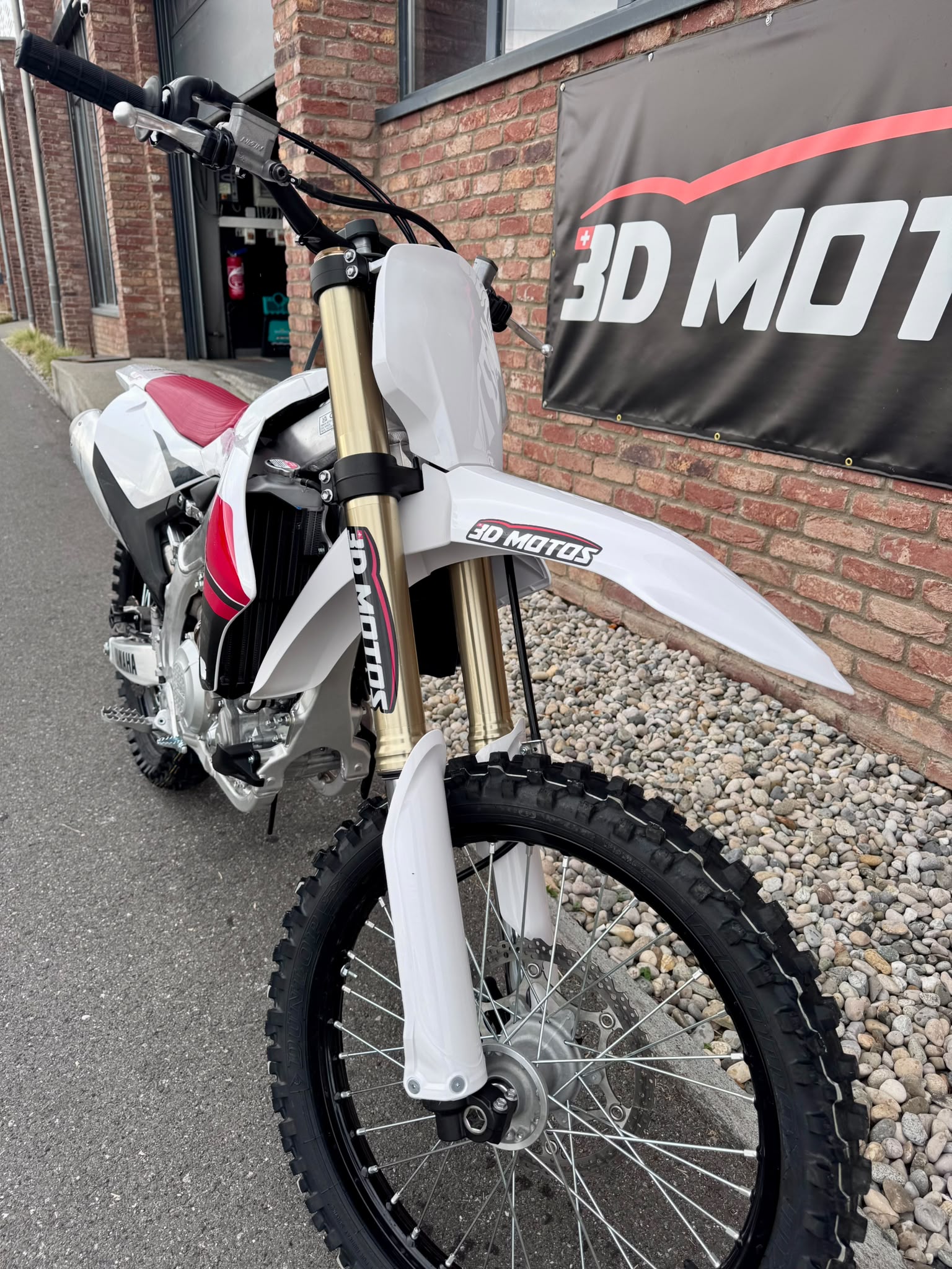 YAMAHA YZ450F 70th Anniversary Edition-image-3