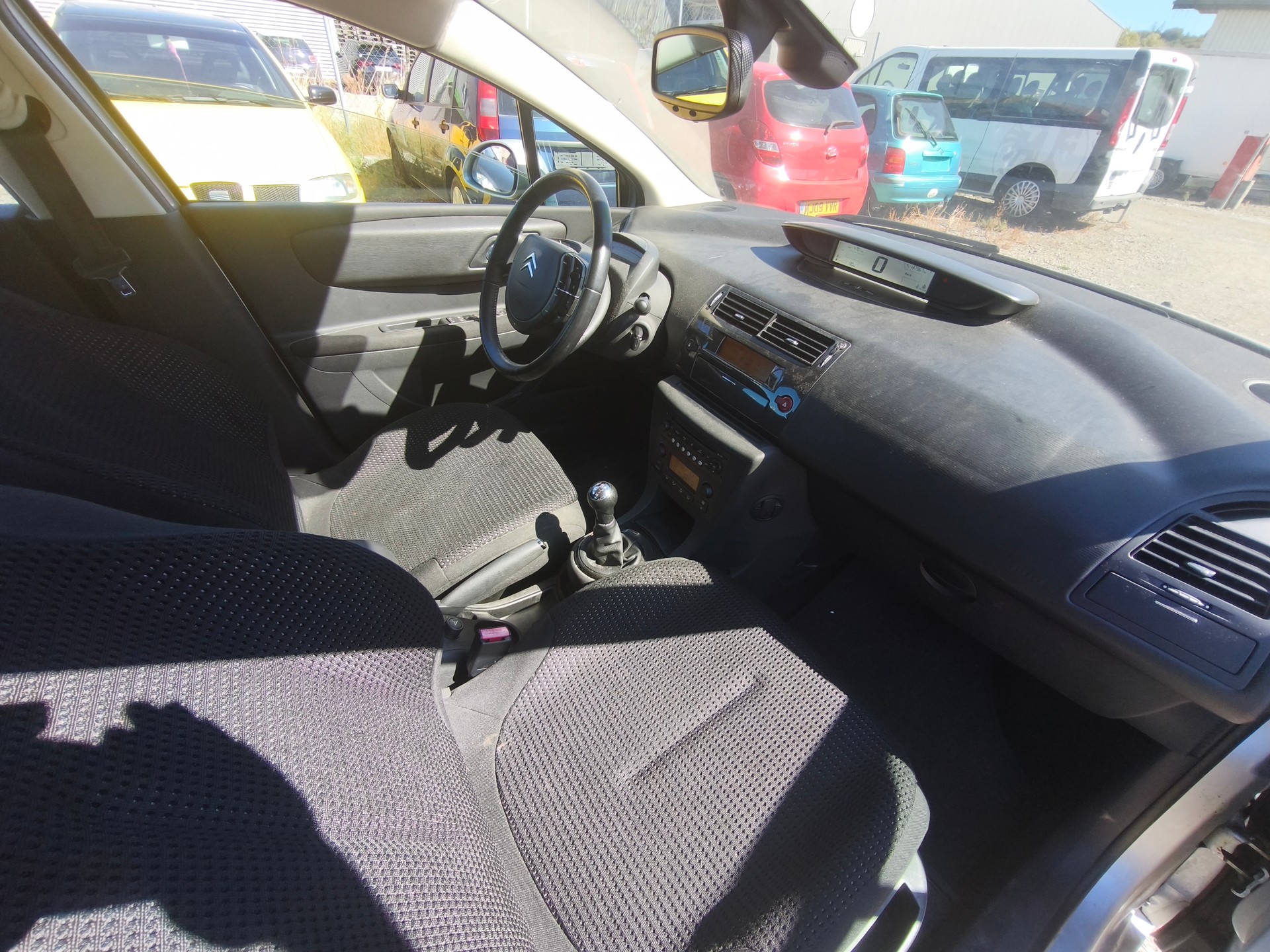 CITROEN C4 Berline 1.6i 16V VTR-image-4