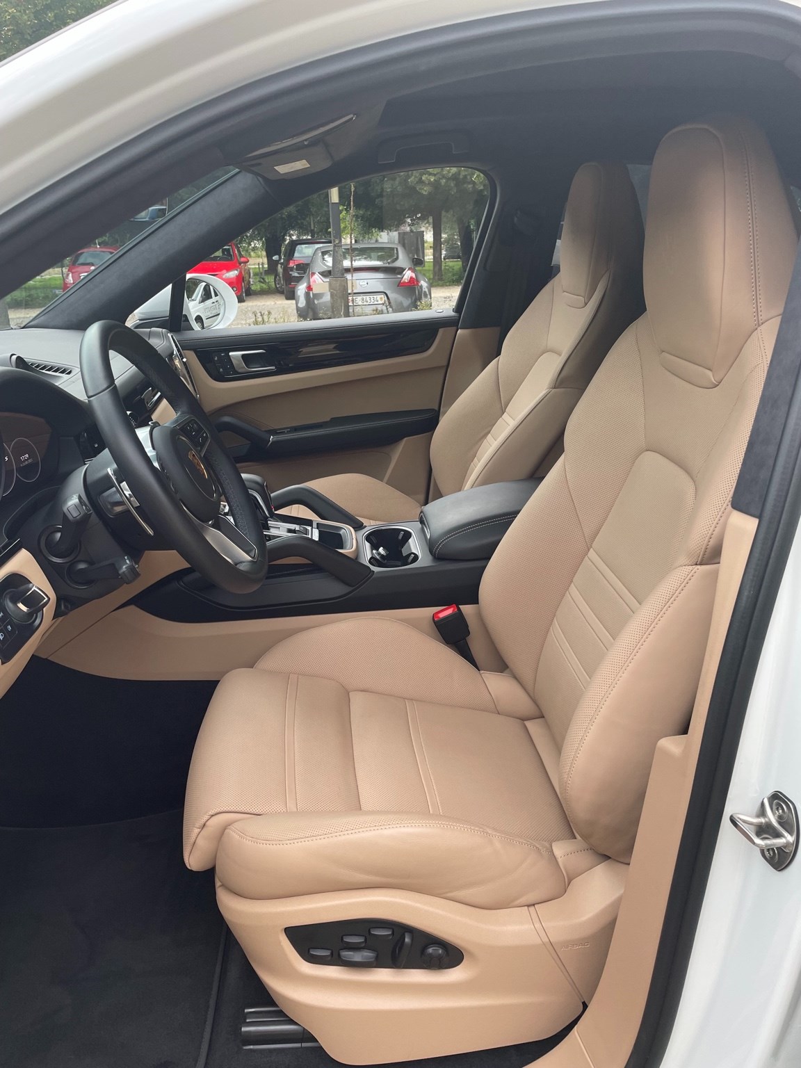 PORSCHE Cayenne GTS Coupé-image-9