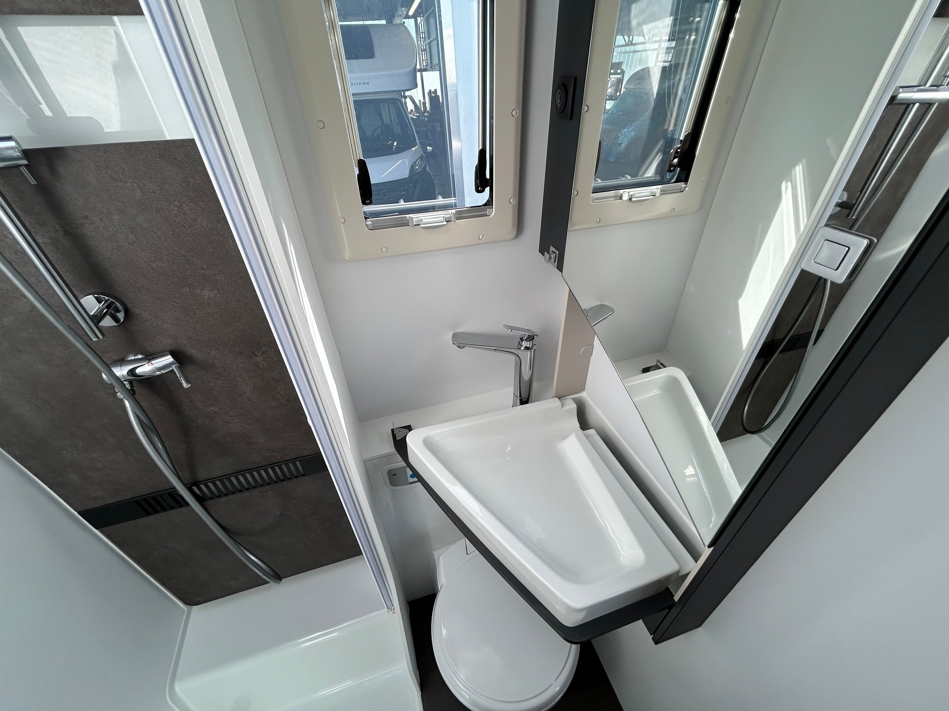ADRIA Sonic Plus I 600 SL-image-16