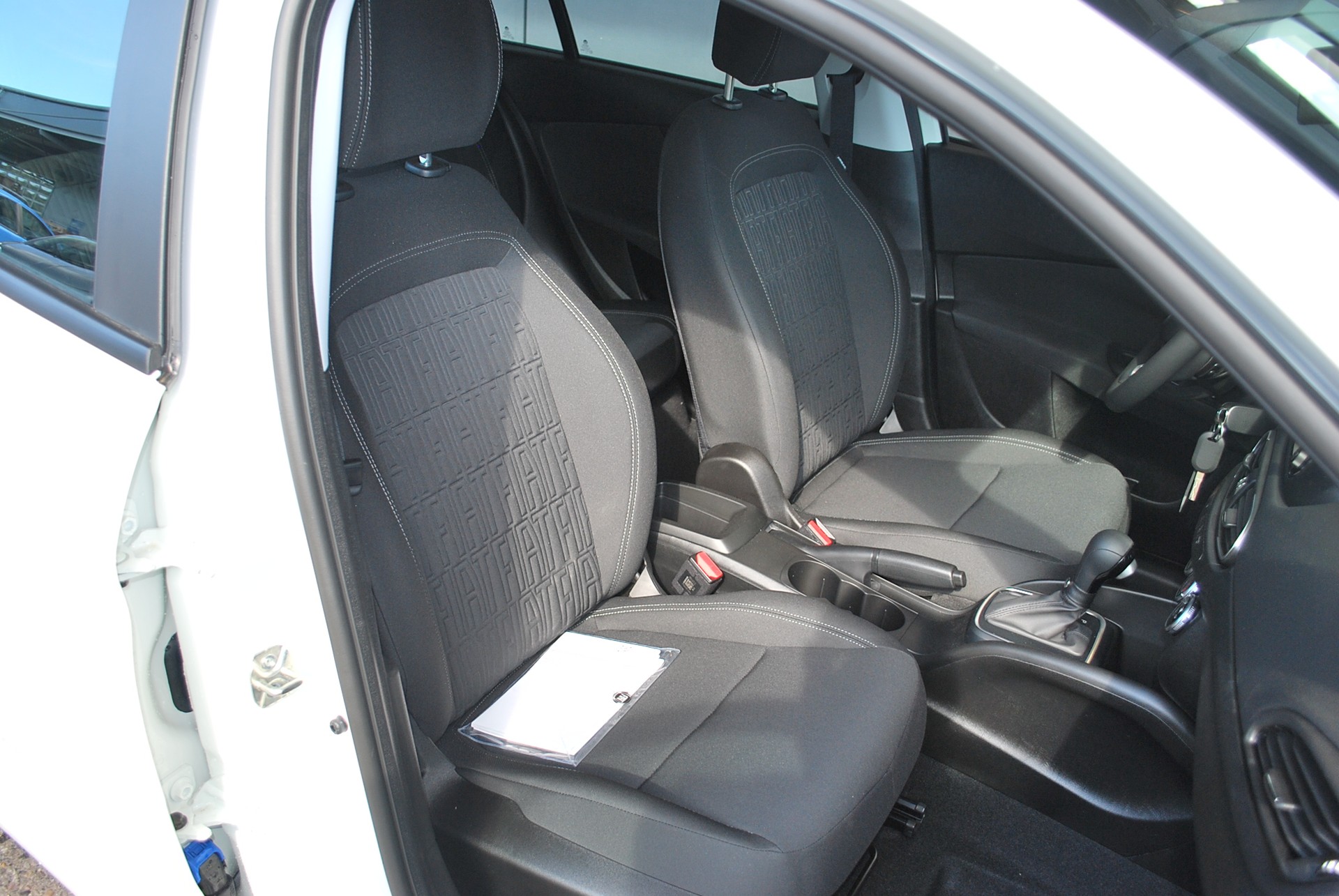 FIAT Tipo Hybrid 1.5 Cult-image-9
