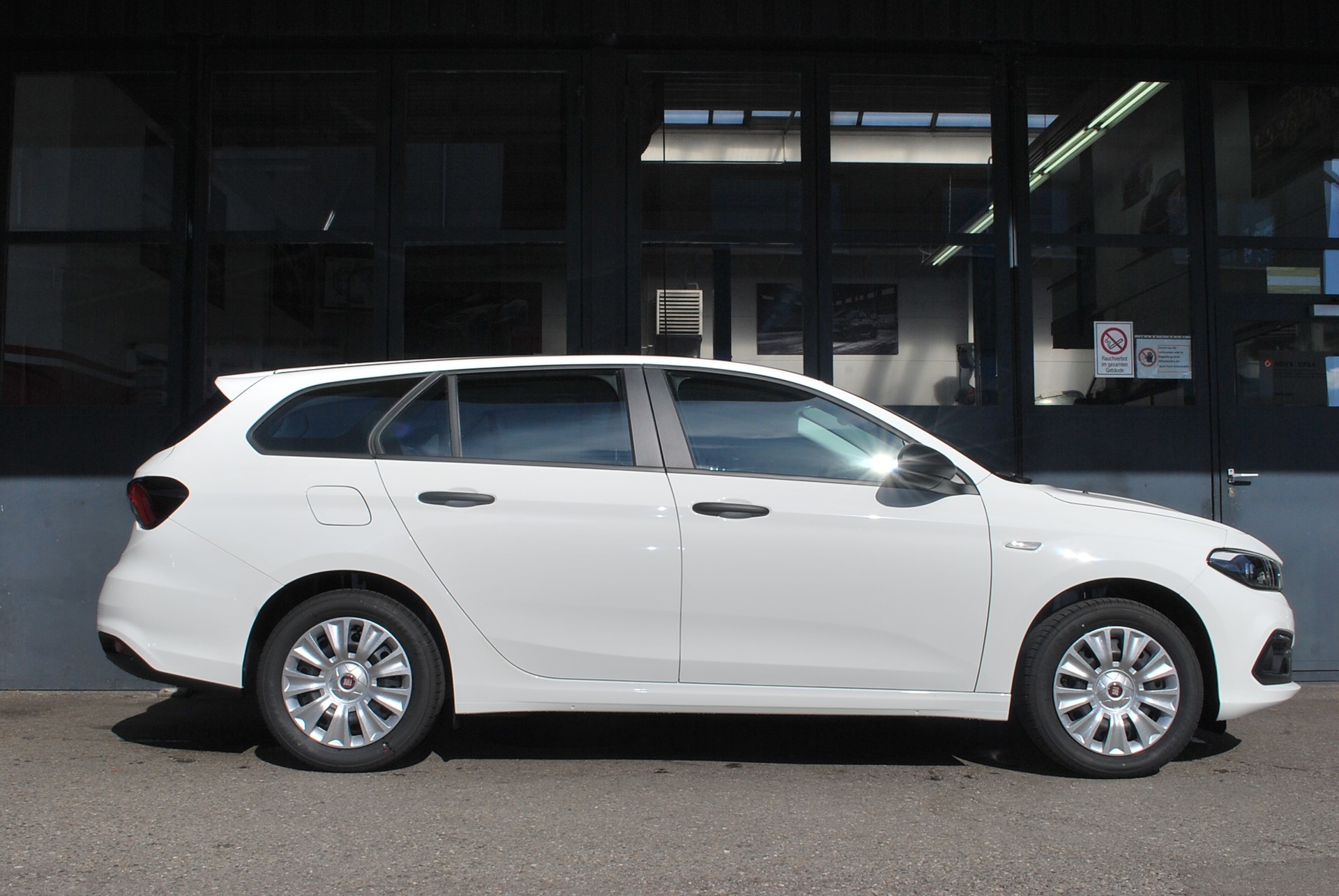 FIAT Tipo Hybrid 1.5 Cult-image-2