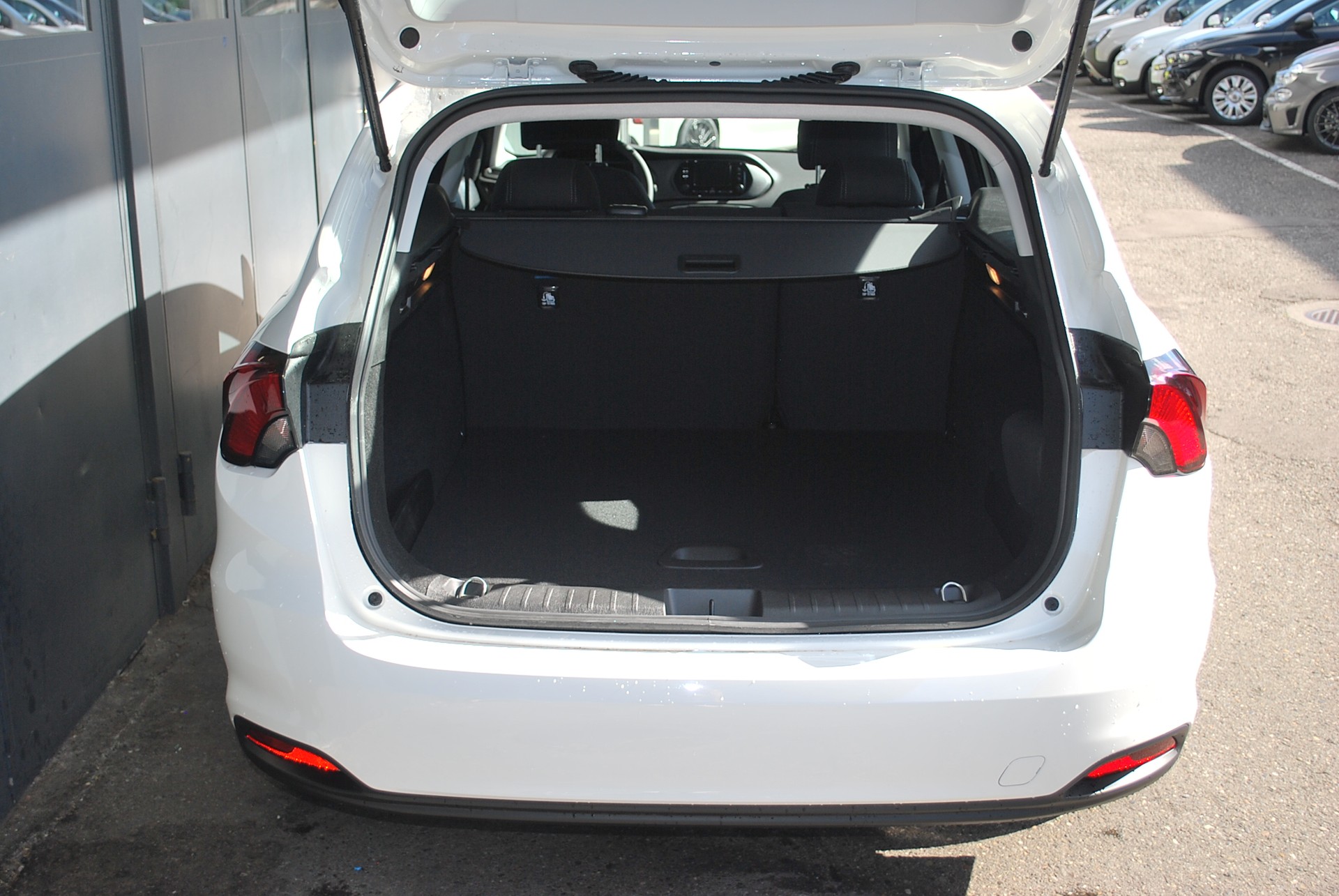 FIAT Tipo Hybrid 1.5 Cult-image-5