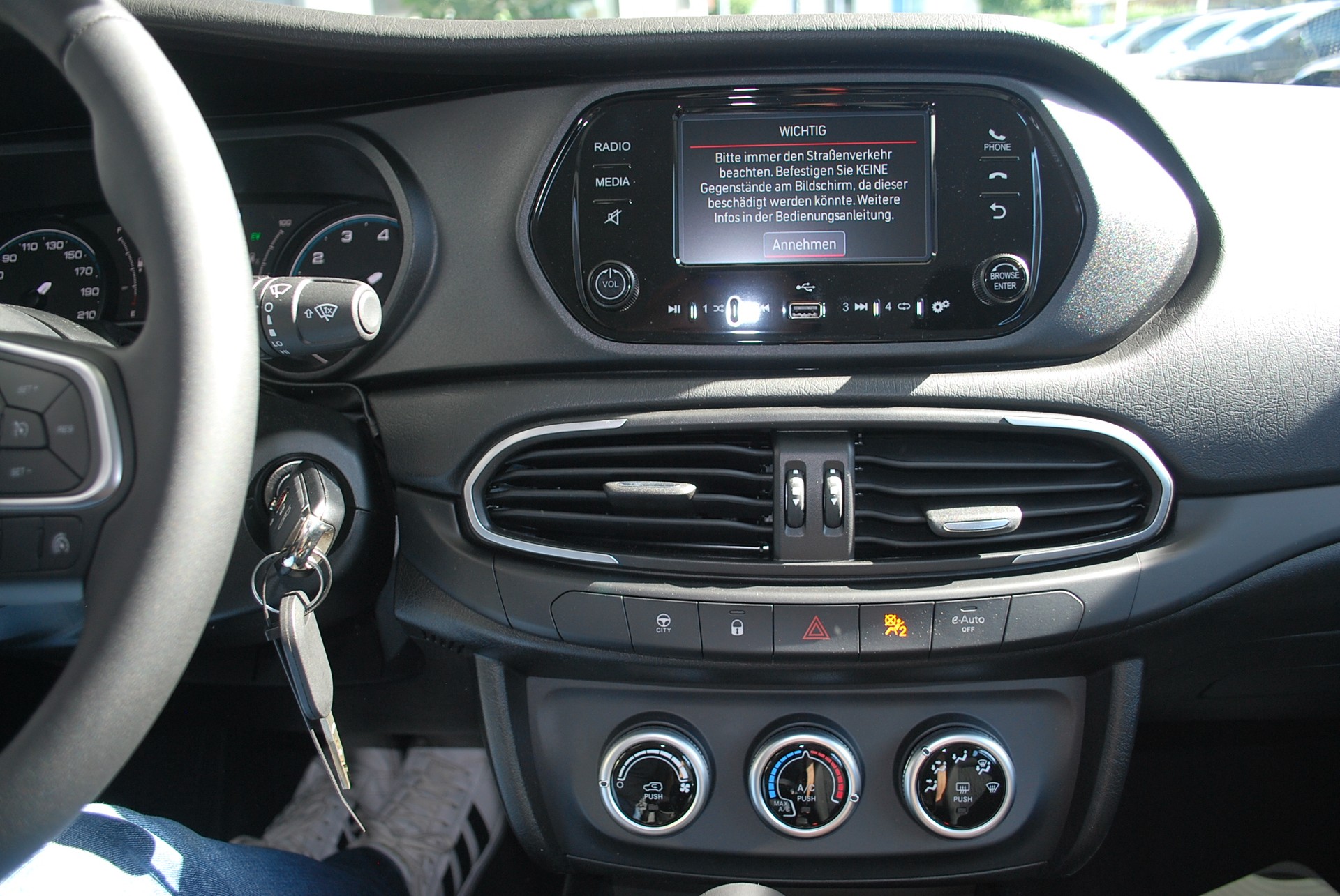 FIAT Tipo Hybrid 1.5 Cult-image-11