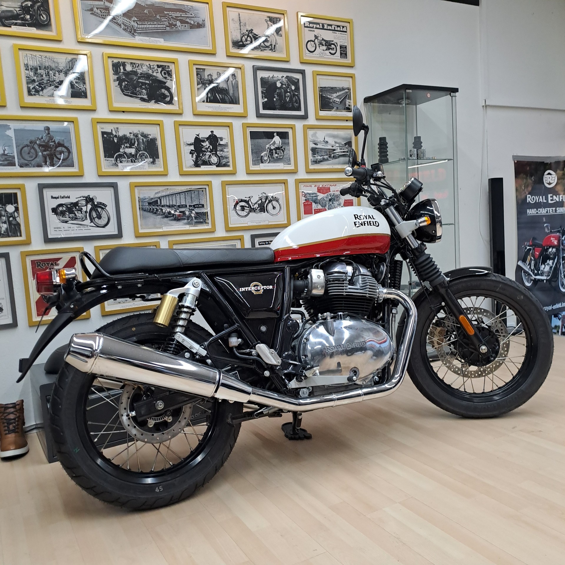 ROYAL ENFIELD Interceptor 650 Standard-image-1