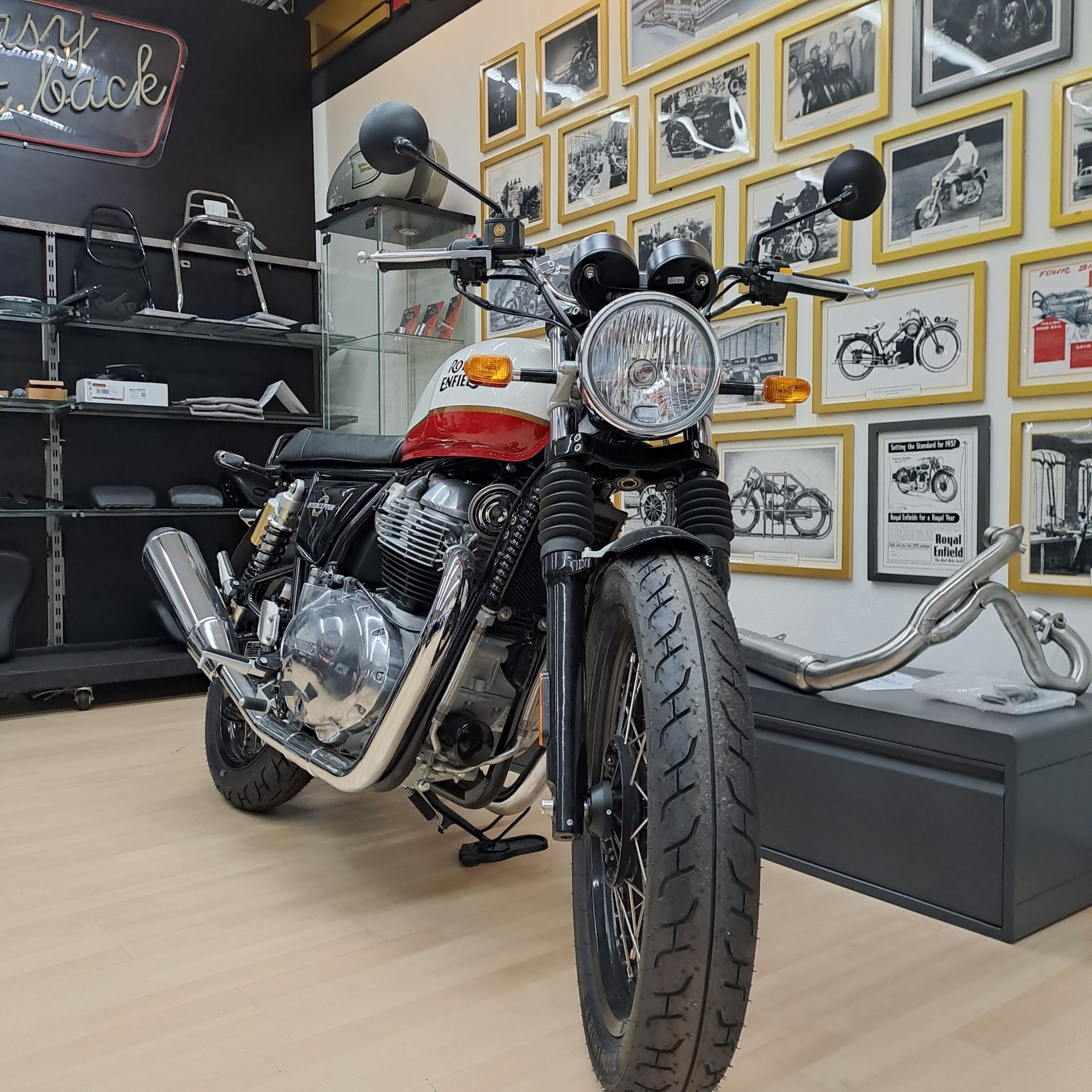 ROYAL ENFIELD Interceptor 650 Standard-image-3