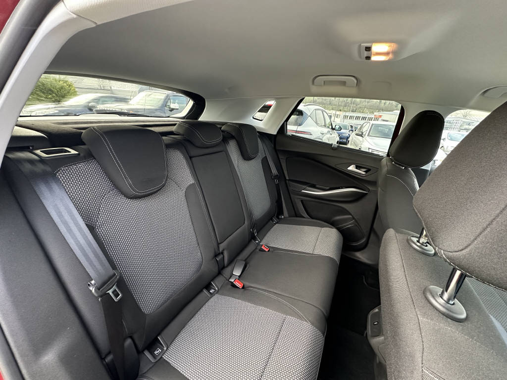 OPEL Grandland X 1.2 T Design Line-image-10