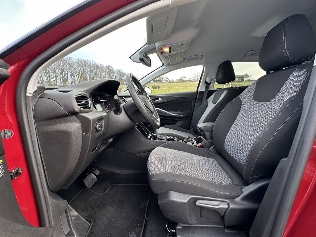 OPEL Grandland X 1.2 T Design Line-image-7