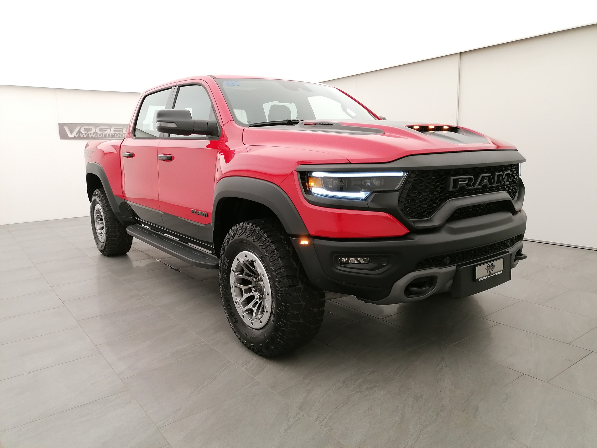 DODGE Ram 1500 TRX 6.2 V8-showroom-element-2