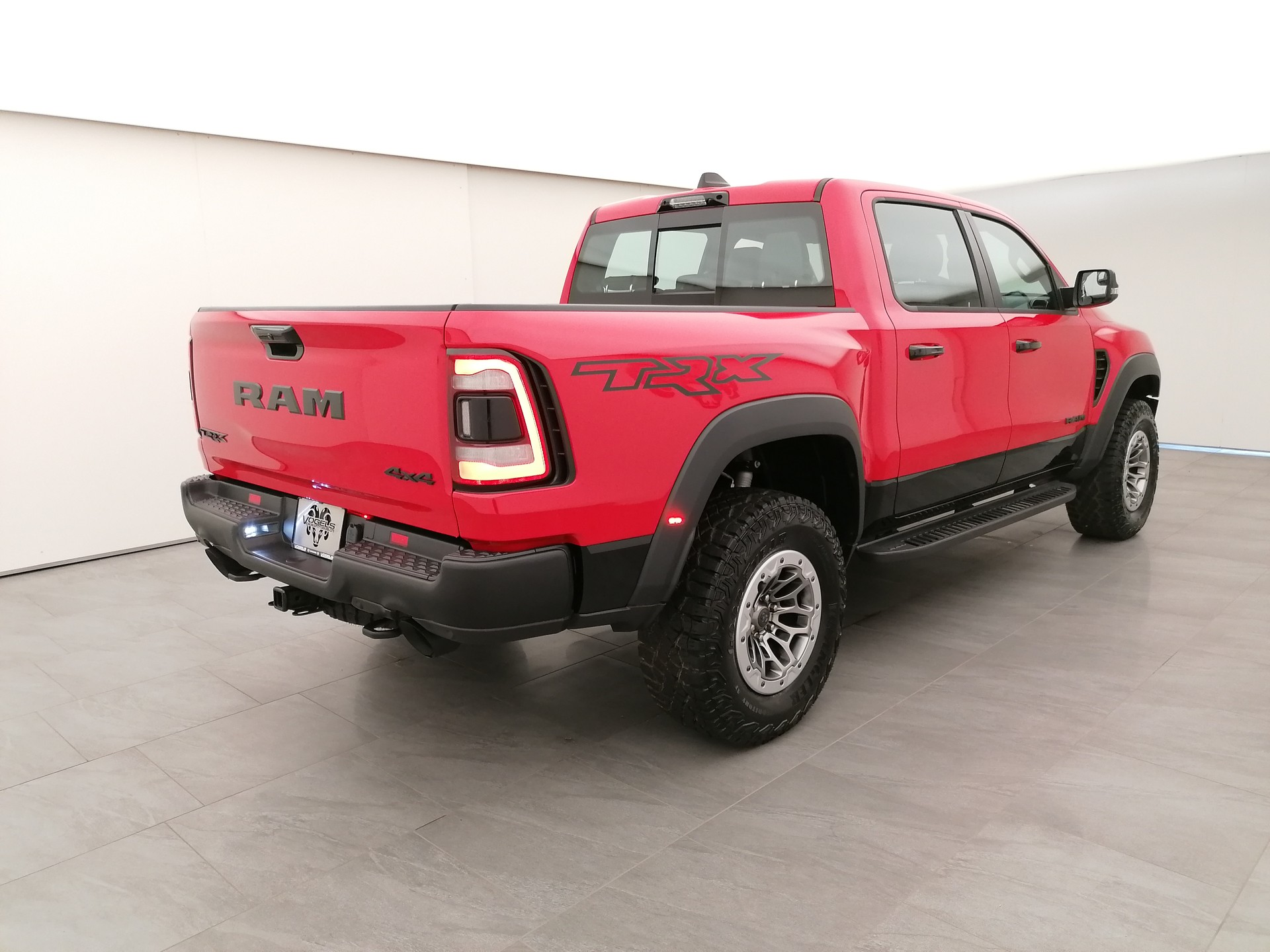 DODGE Ram 1500 TRX 6.2 V8-showroom-element-3