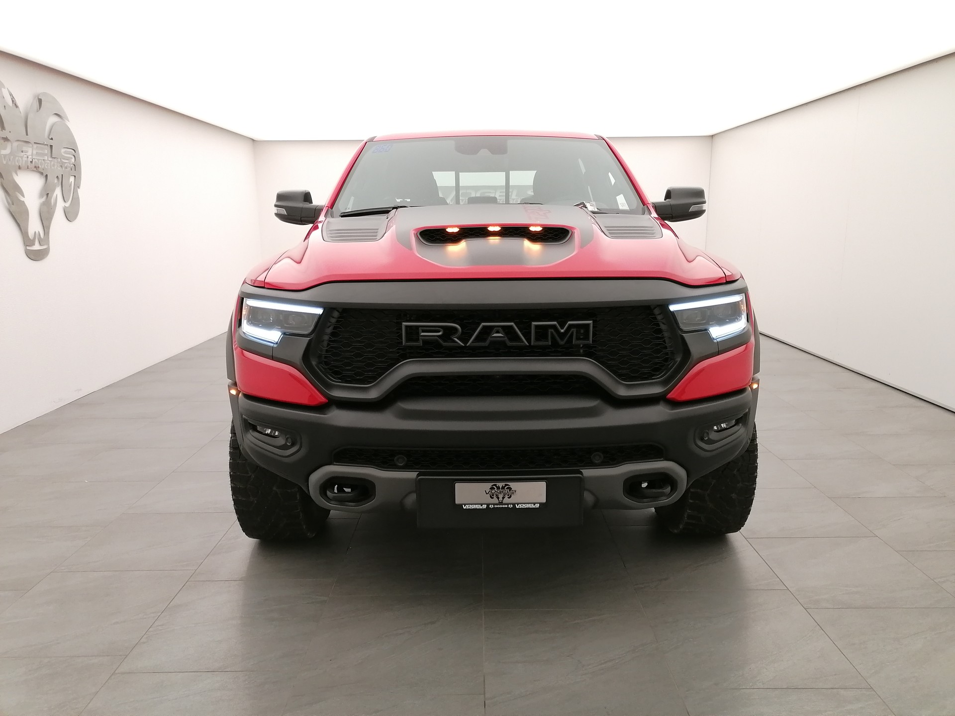 DODGE Ram 1500 TRX 6.2 V8-showroom-element-1