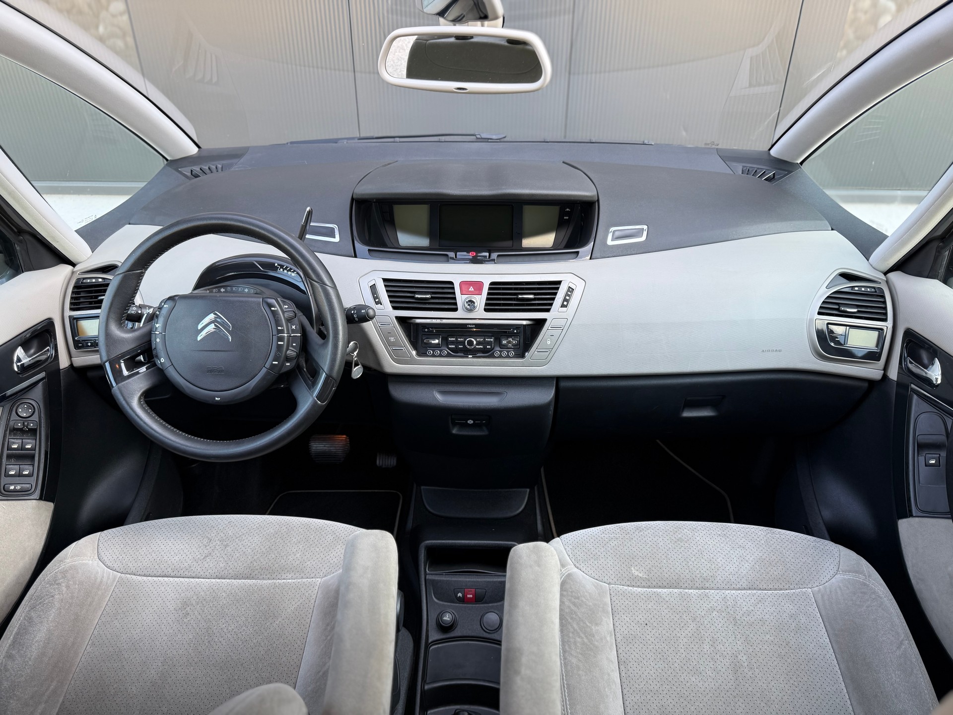 CITROEN Grand C4 Picasso 2.0 HDI Exclusive Automatic-image-13