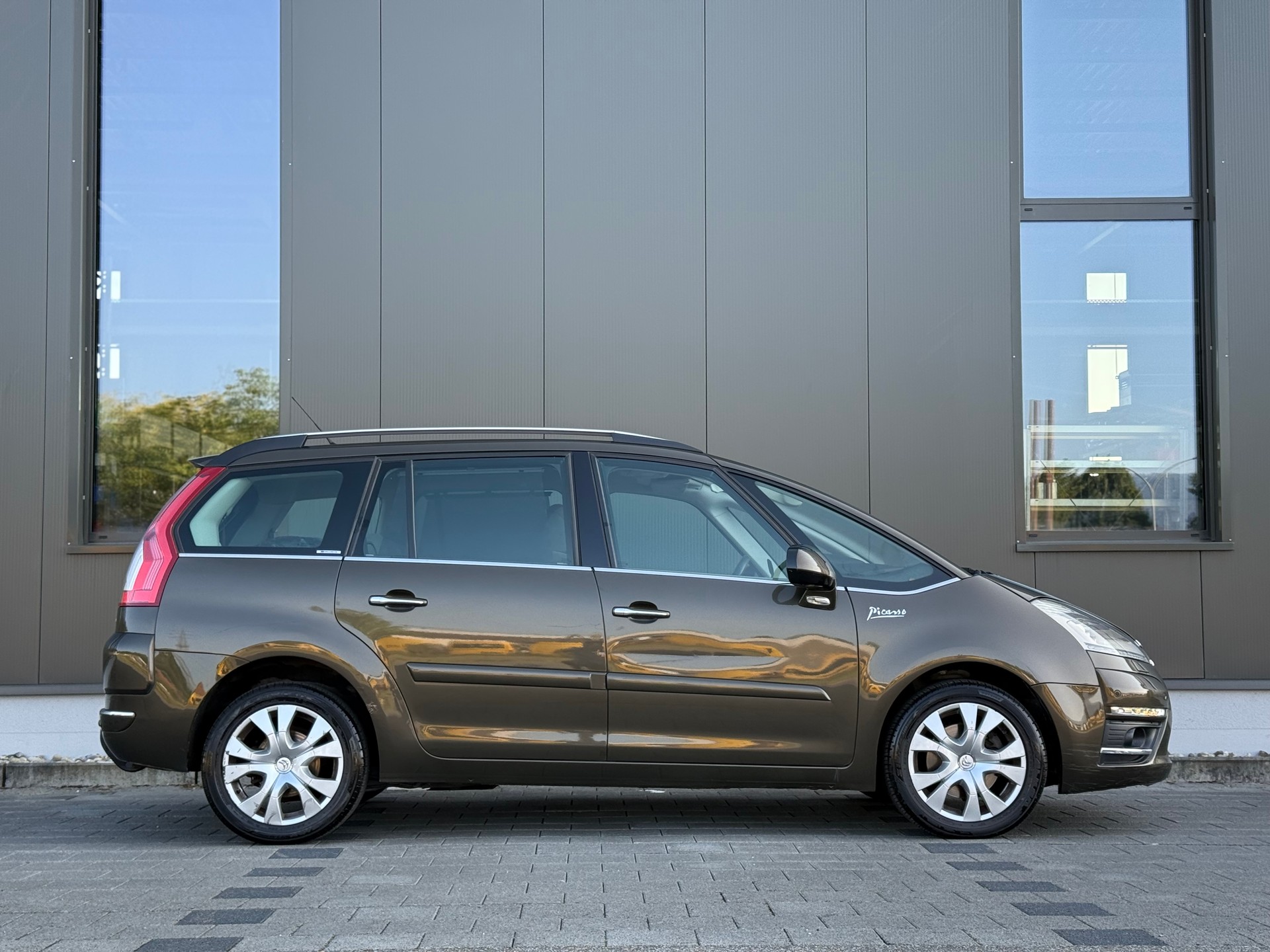 CITROEN Grand C4 Picasso 2.0 HDI Exclusive Automatic-image-2