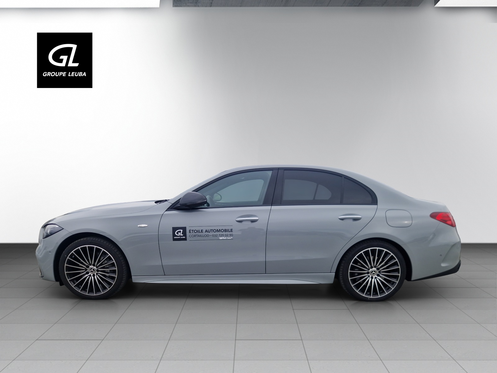 MERCEDES-BENZ C 300e 4 Matic-showroom-element-3
