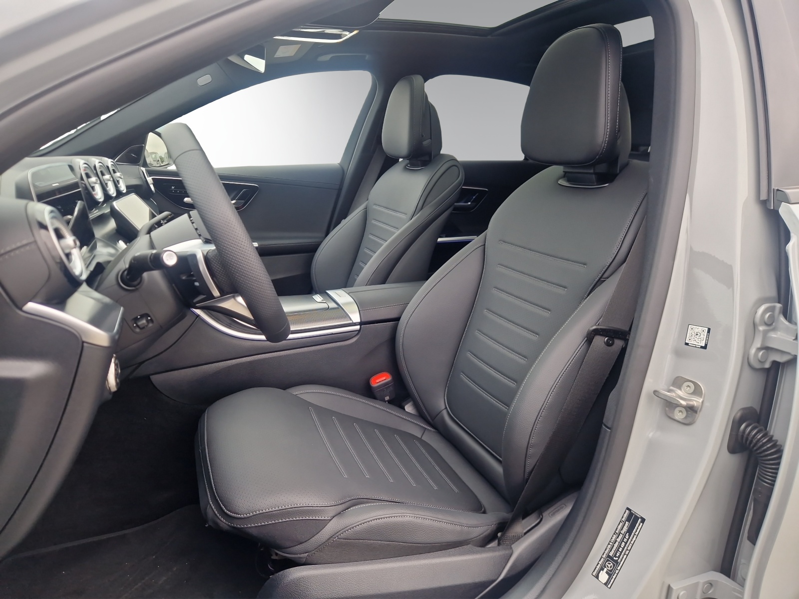 MERCEDES-BENZ C 300e 4 Matic-image-8
