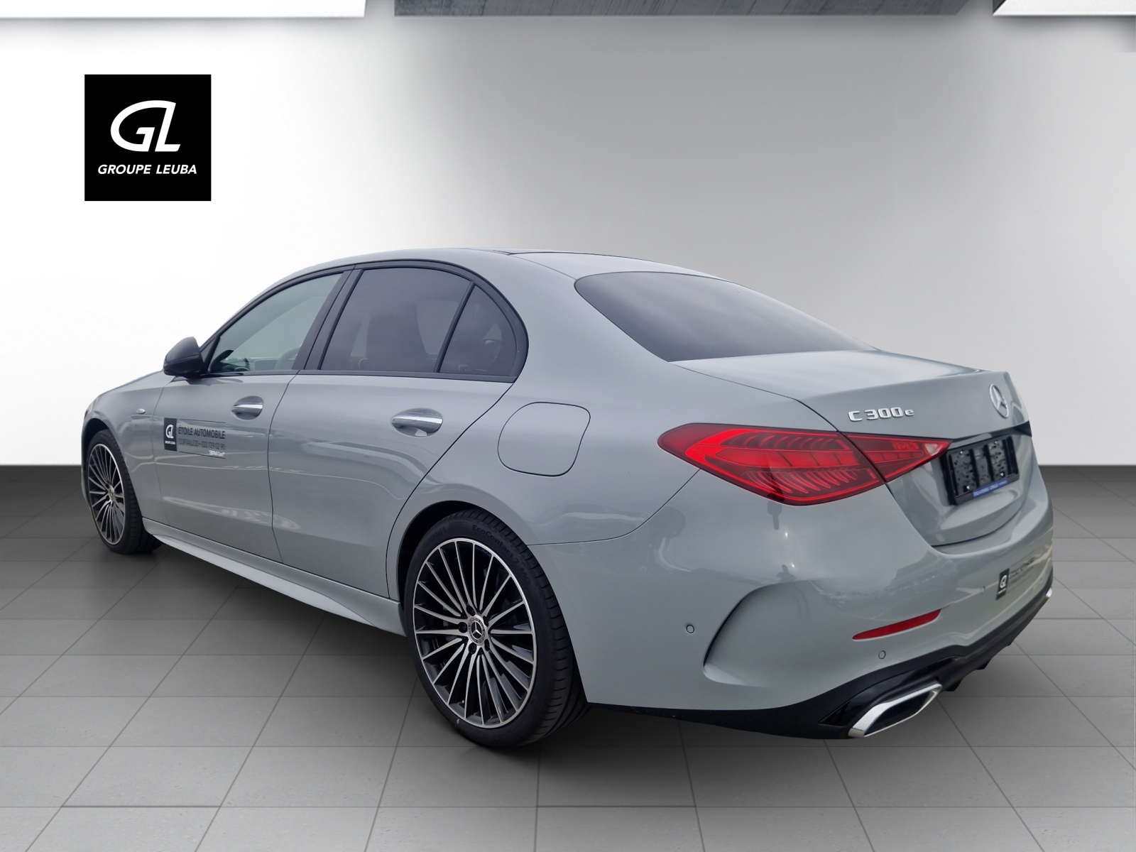 MERCEDES-BENZ C 300e 4 Matic-showroom-element-1