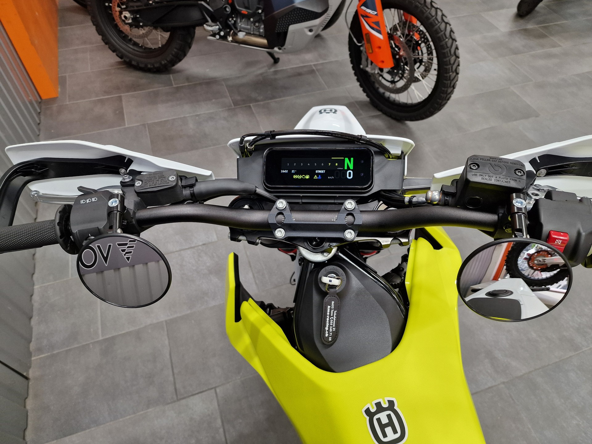 HUSQVARNA 701 Supermoto-image-11