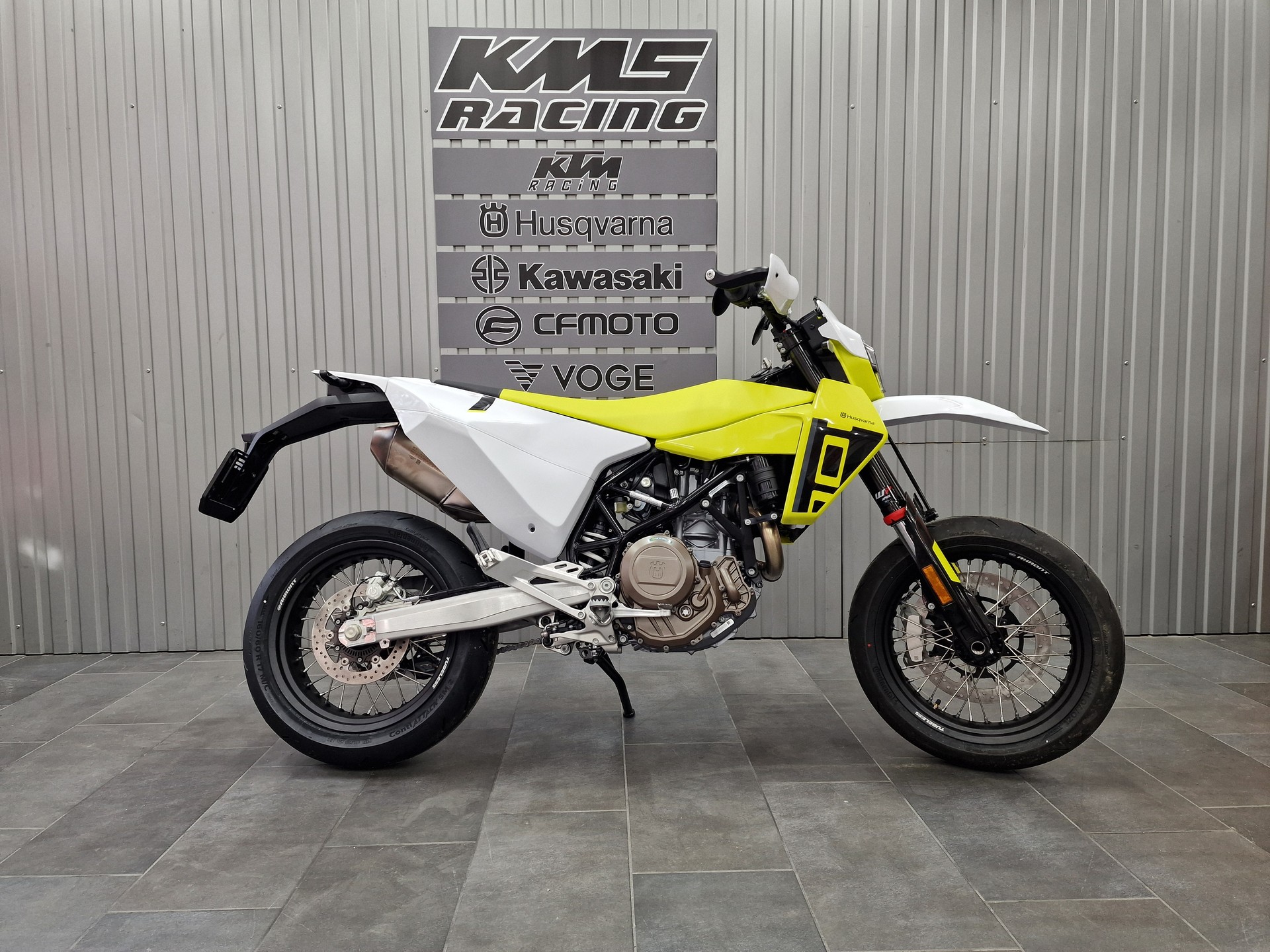 HUSQVARNA 701 Supermoto-image-0