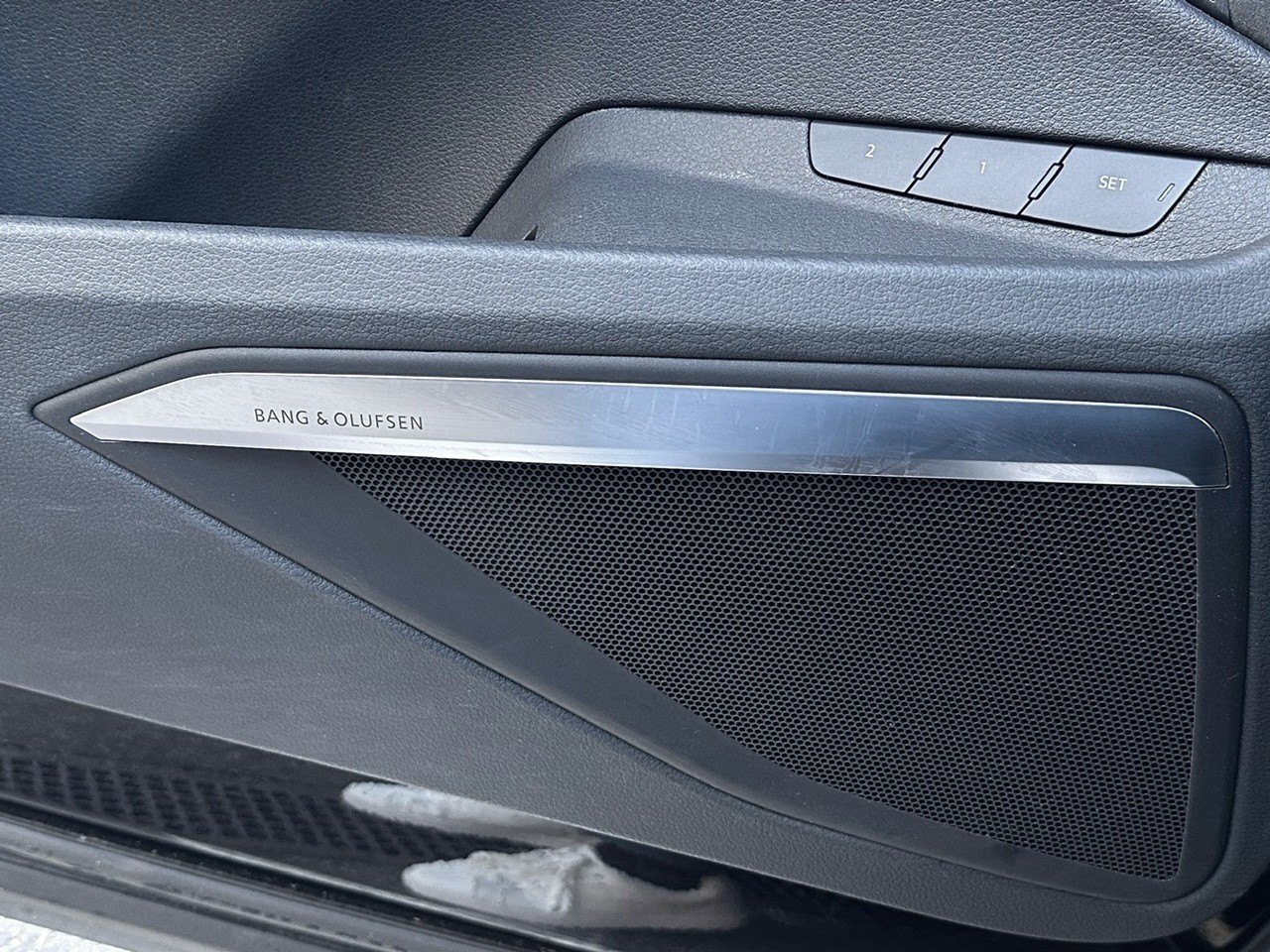 AUDI e-tron 55 Advanced quattro-image-11