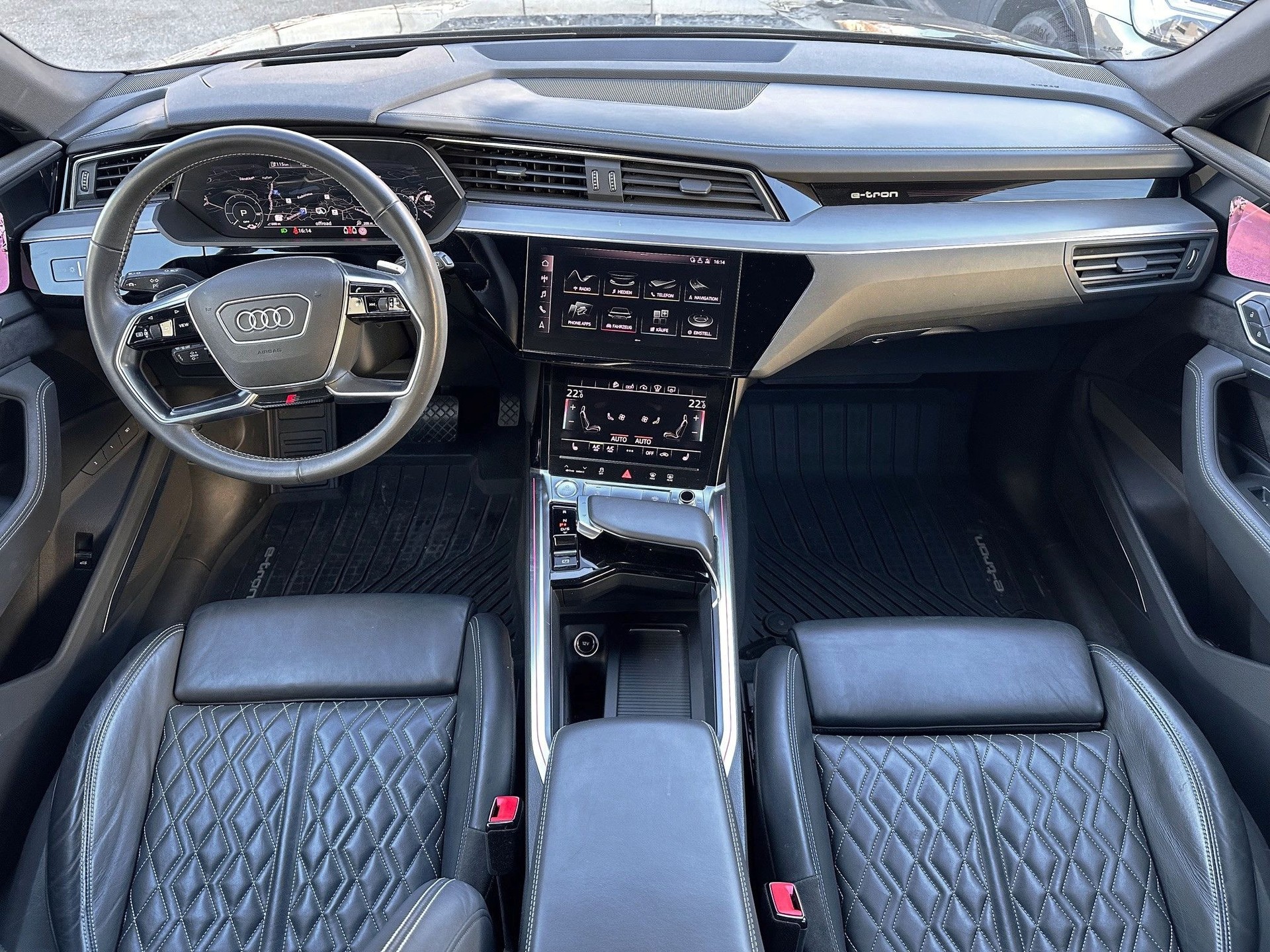 AUDI e-tron 55 Advanced quattro-image-7