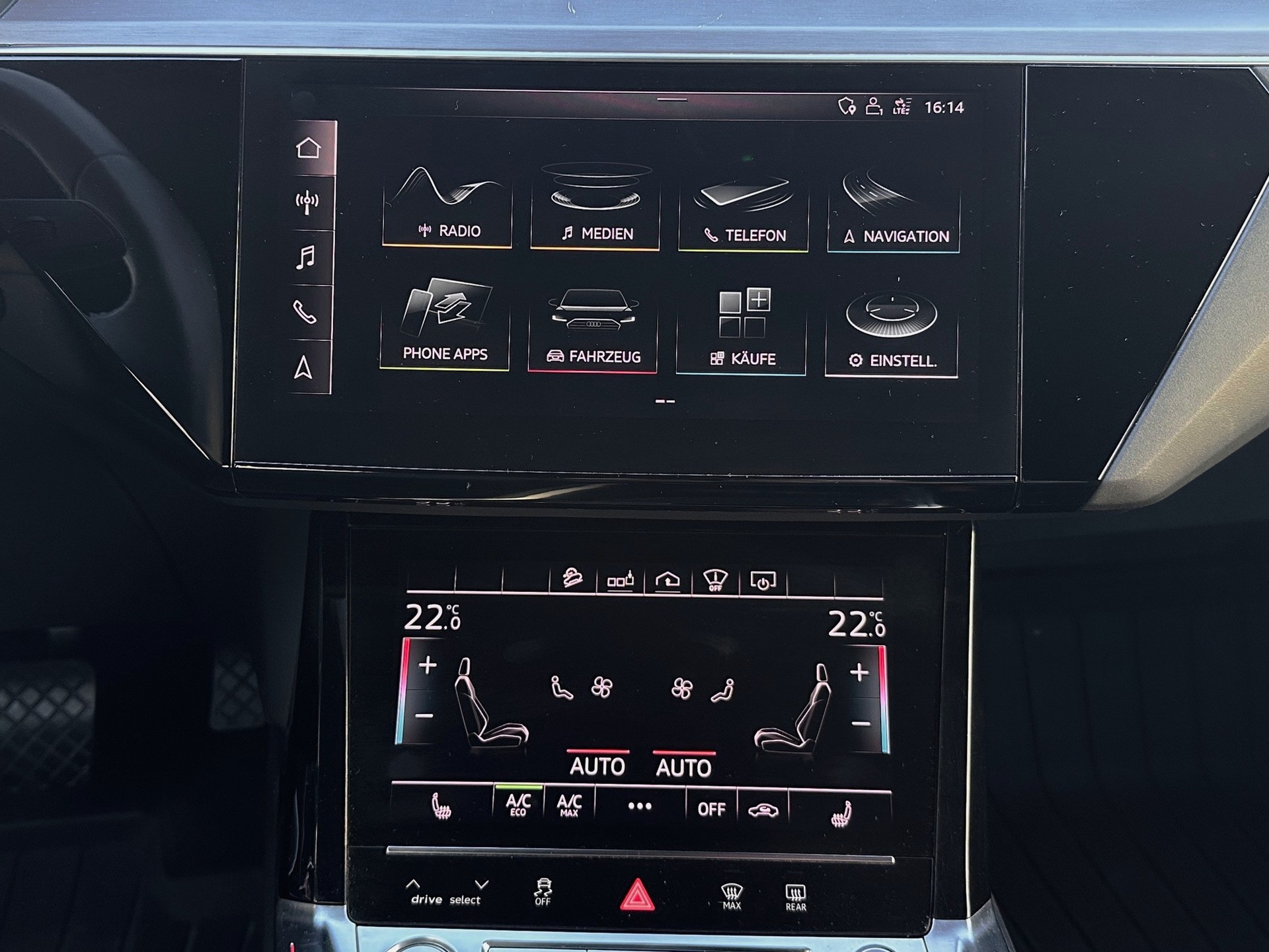 AUDI e-tron 55 Advanced quattro-image-6