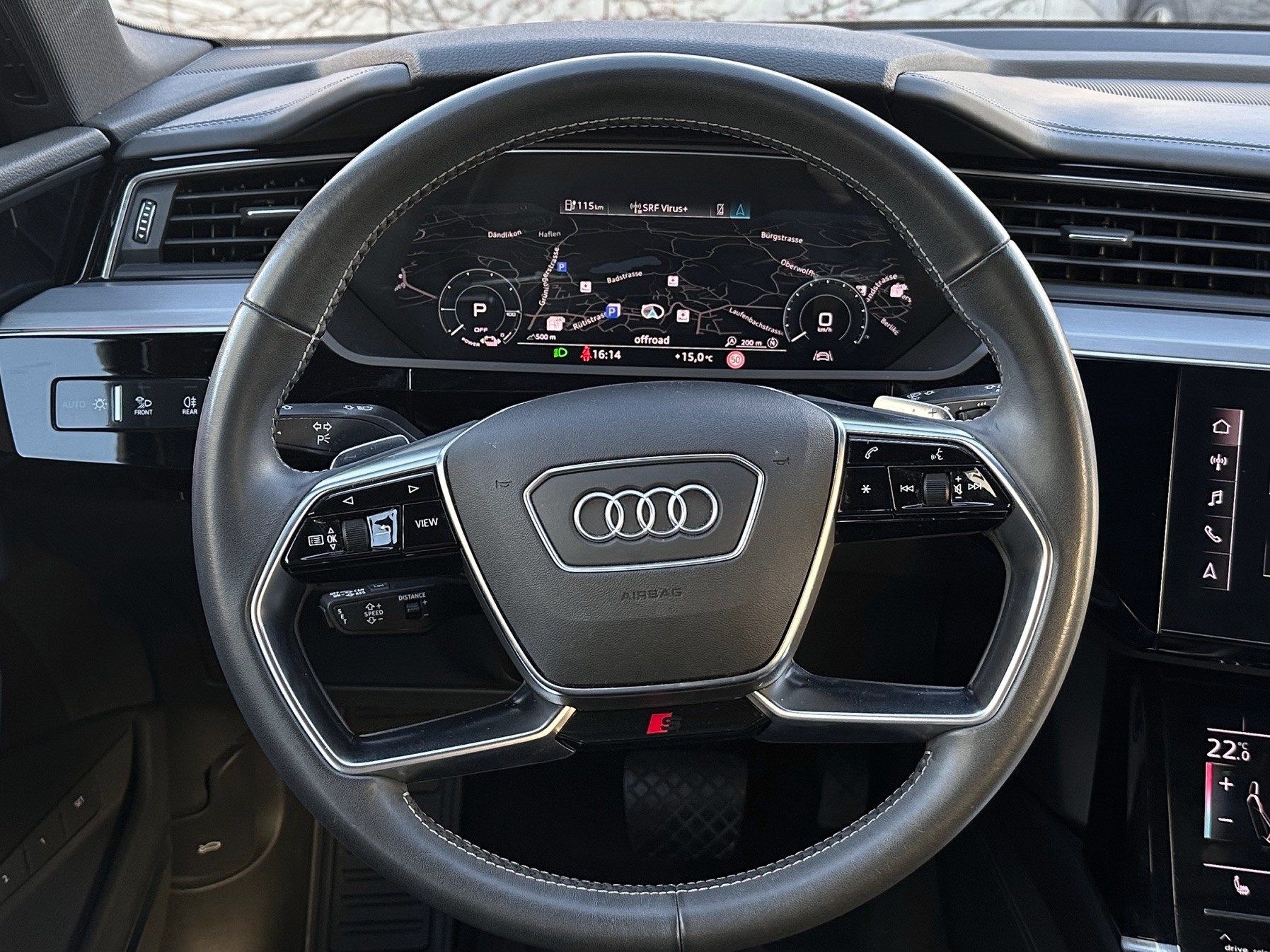 AUDI e-tron 55 Advanced quattro-image-5